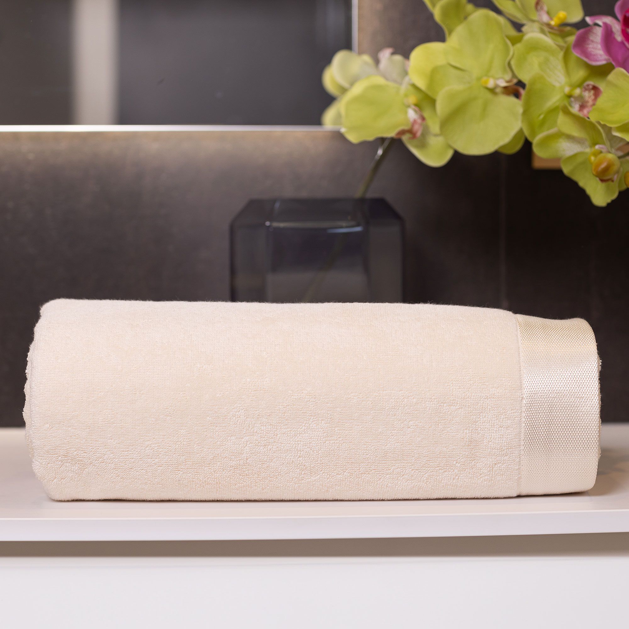 Ferò
Elisir Telo bagno
in cotone
con bordo lucido