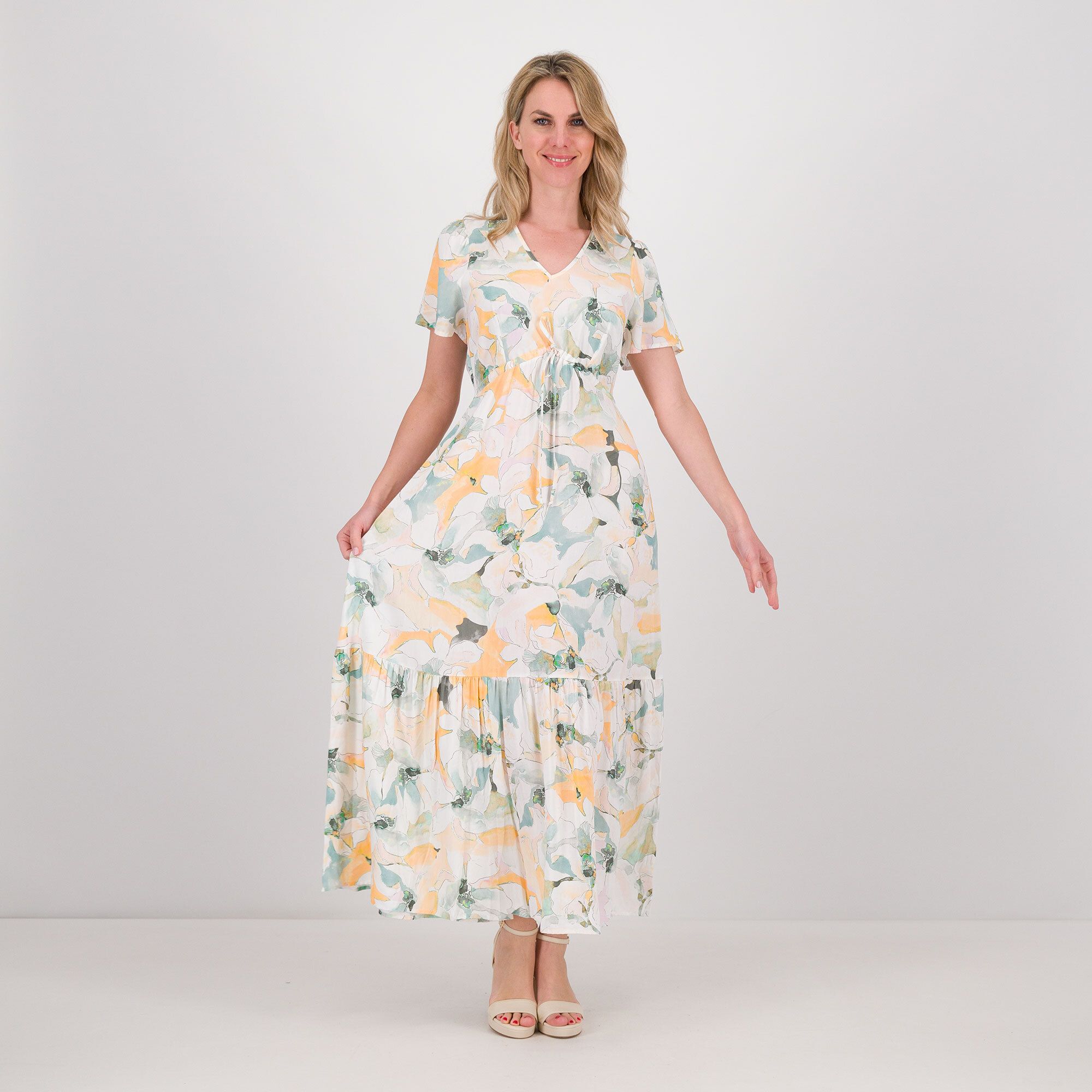 Olly Doo
Abito lungo in
viscosa fantasia
a maniche corte