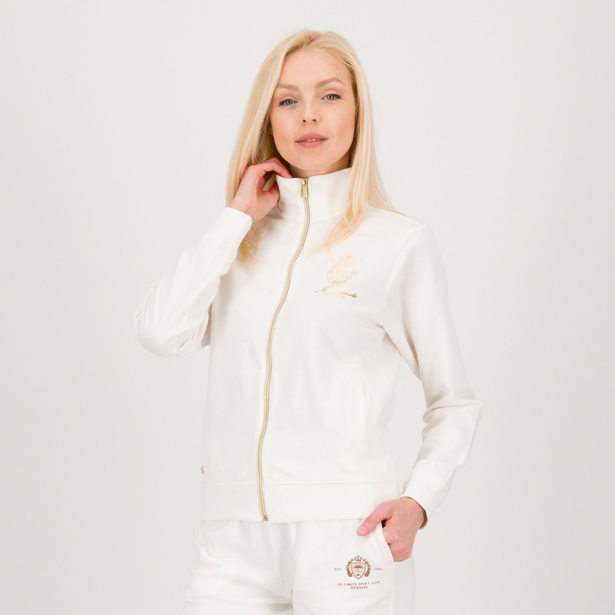 No Limits
Felpa collo lupetto
con zip e stampa
laminata