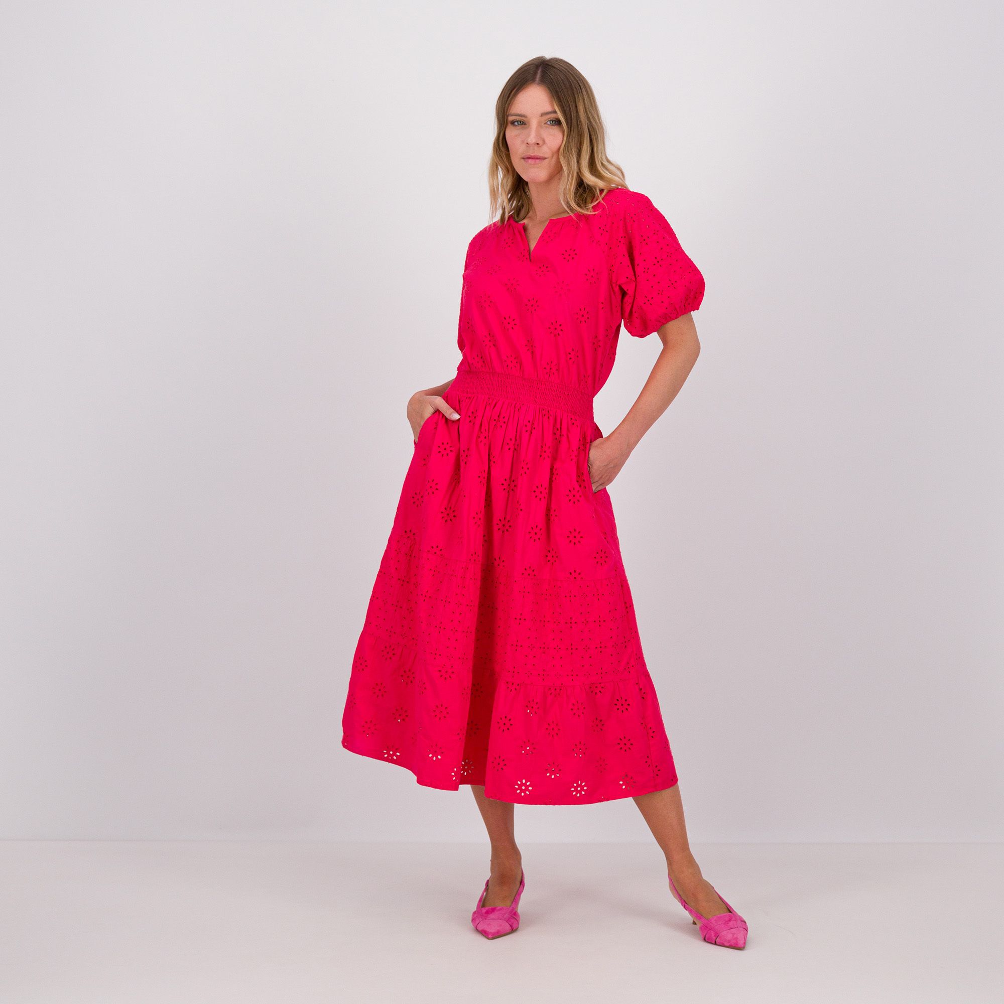 Isaac Mizrahi Live!
Abito in Sangallo
con nodo sul fianco
e gonna a balze