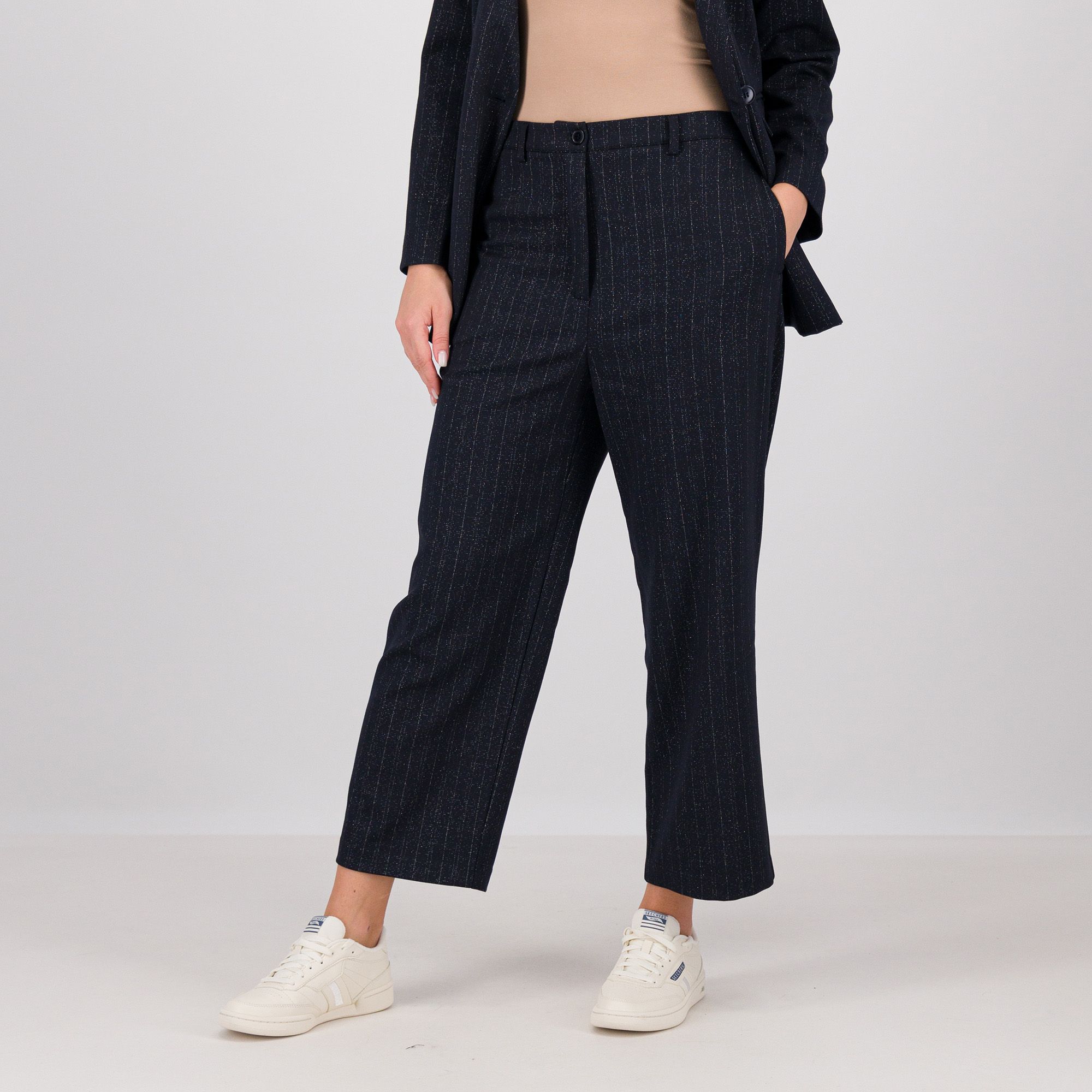 Olly Doo
Pantaloni a carota
in tessuto
con lamé