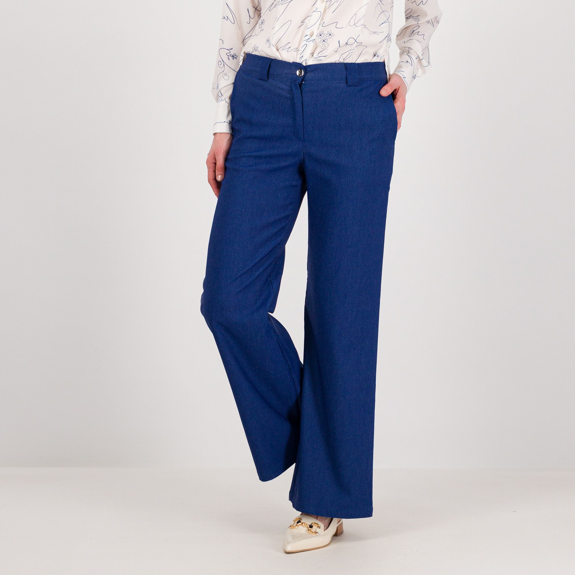 Officina della Moda
Jeans ampio
misto viscosa
con tasche