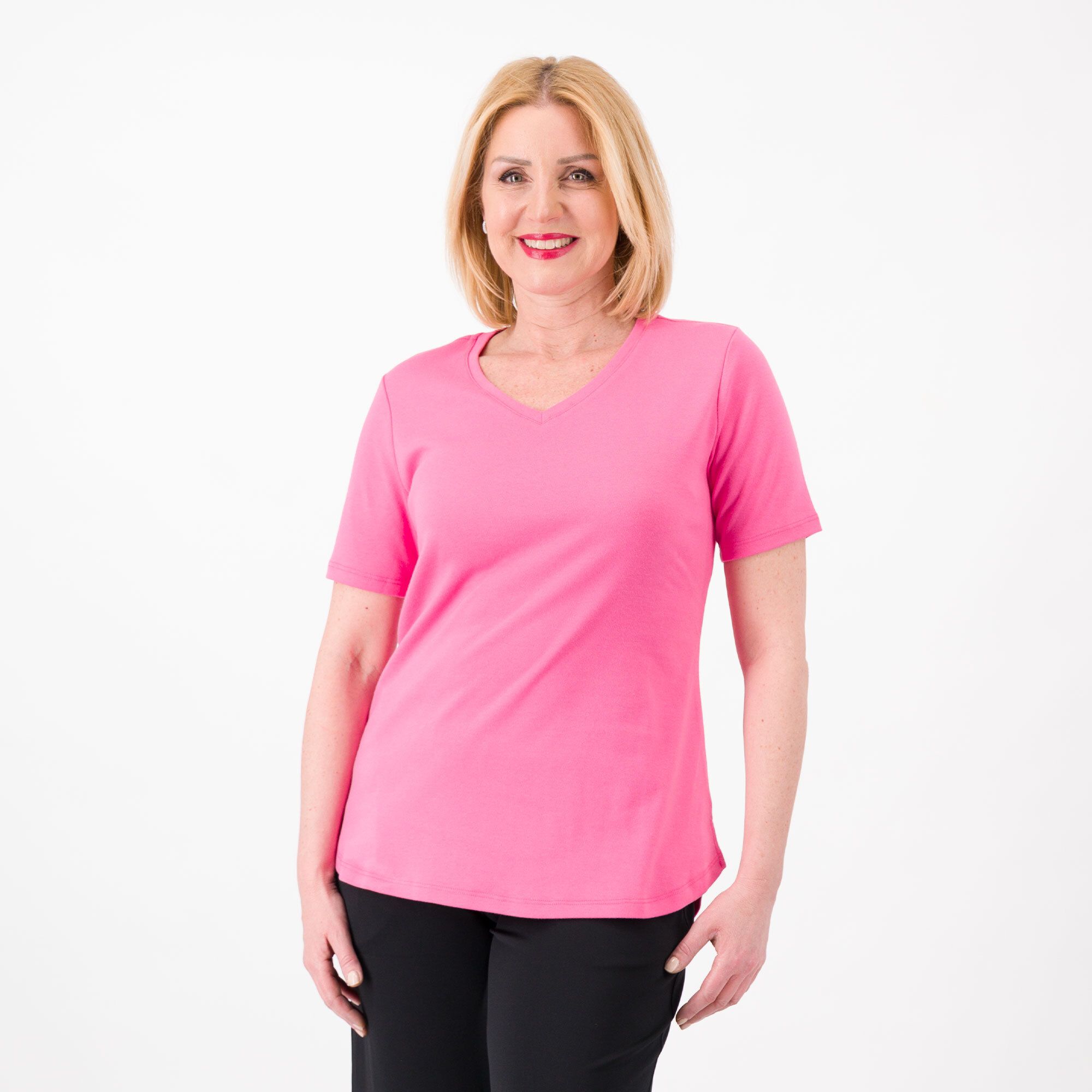 Denim & Co
T-shirt scollo a V
Cotone interlock
Fondo stondato e
asimmetrico
