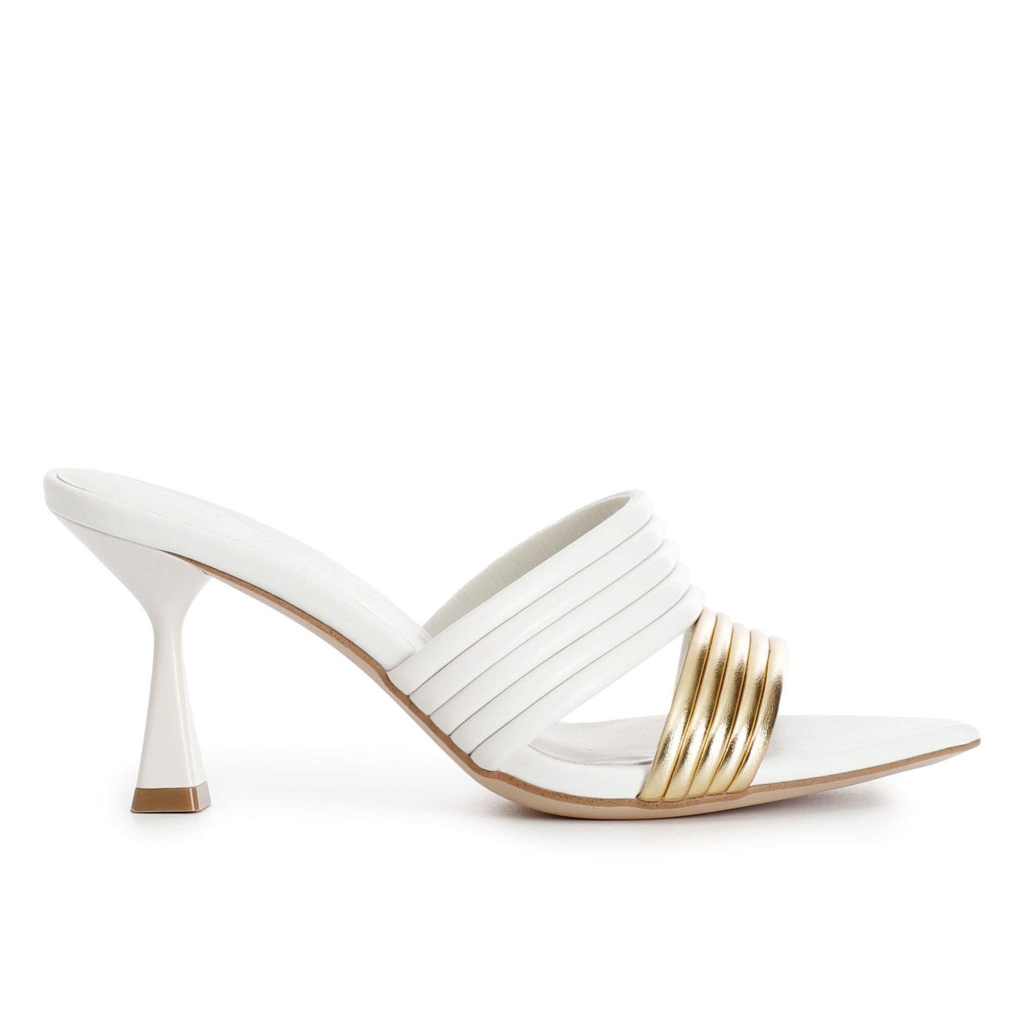 Cafè Noir
Sabot spuntati
con 2 fasce frontali,
tacco 8 cm