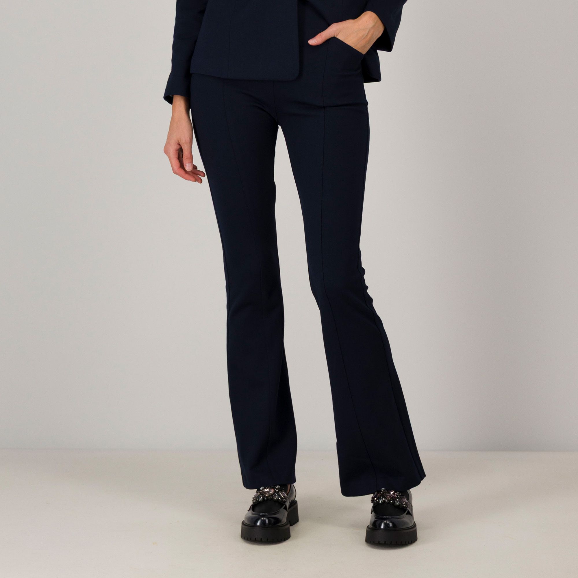 Officina della Moda
Pantaloni a zampetta
elasticizzati