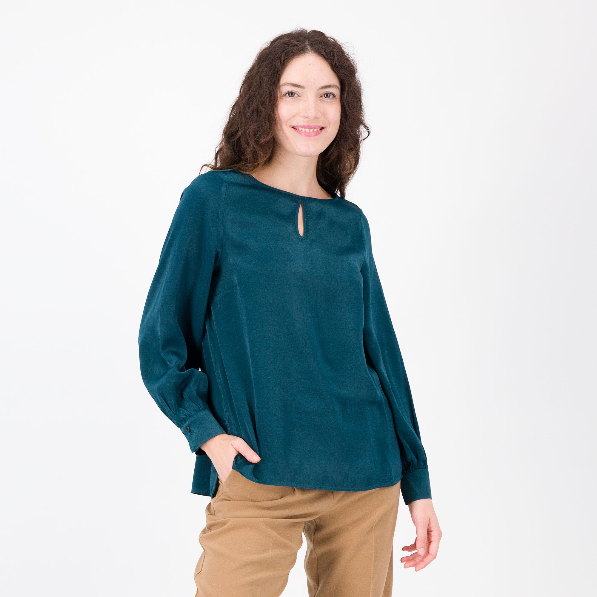 Olly Doo
Blusa in raso
effetto vellutato a
manica lunga