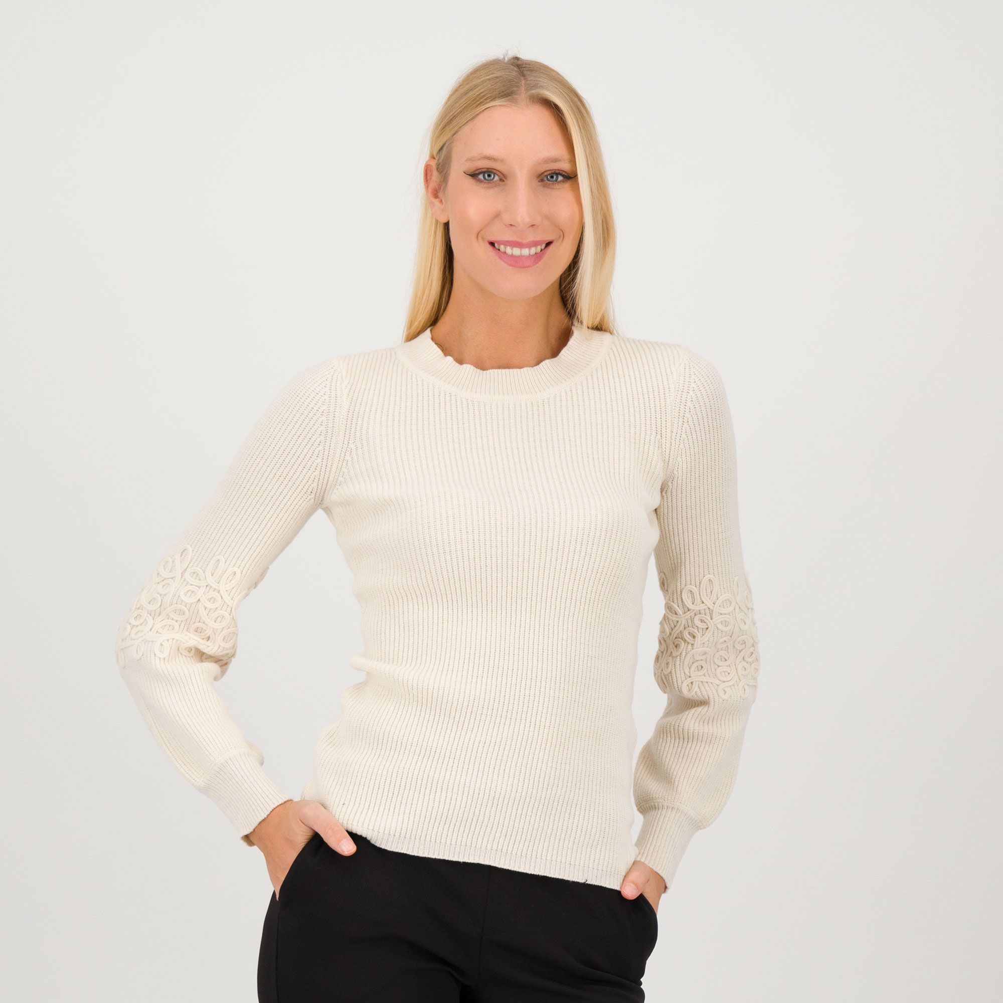 Nina Leonard
Maglione maniche
a balloon con ricamo