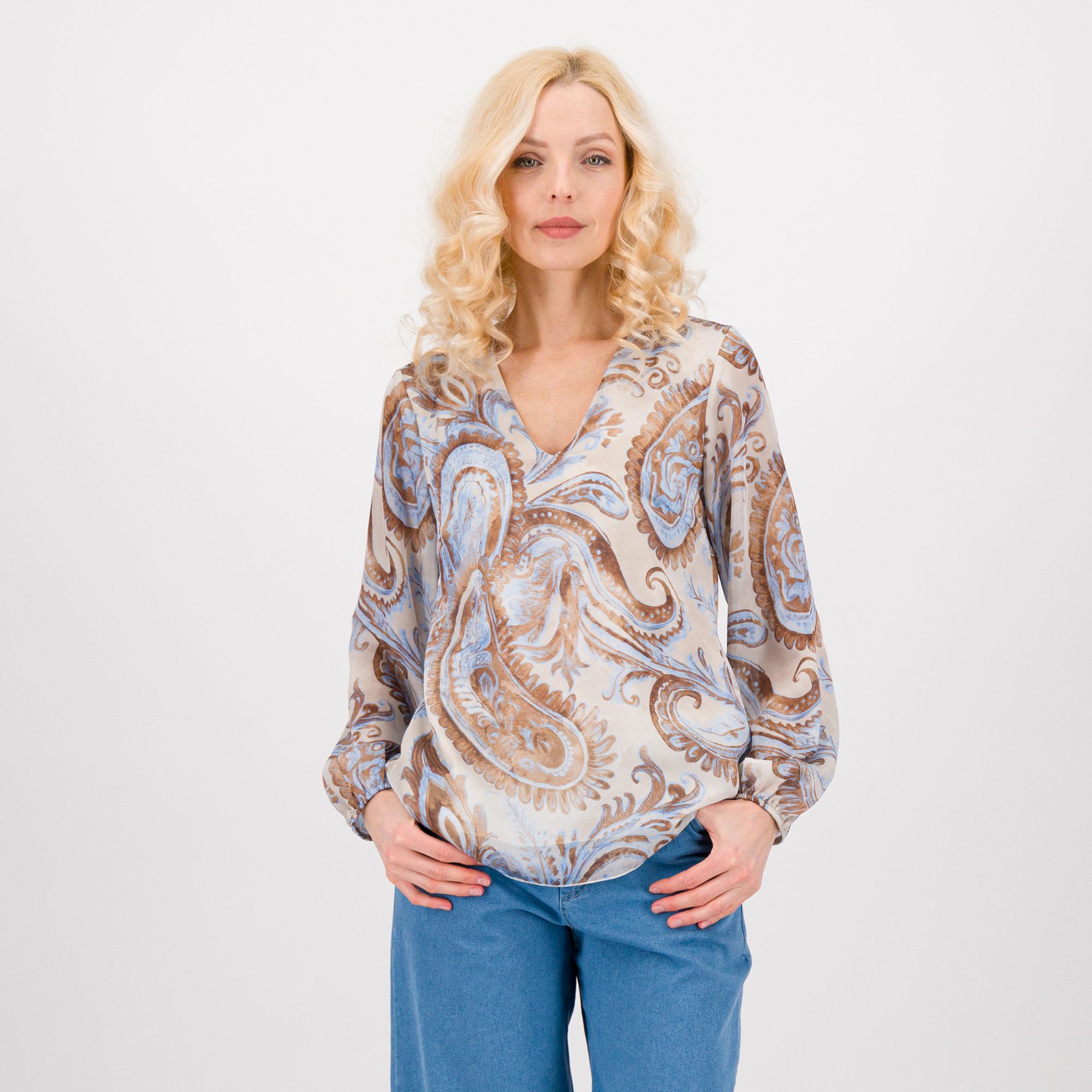 SottoMarino
Maglia in organza
fantasia con
scollo a V