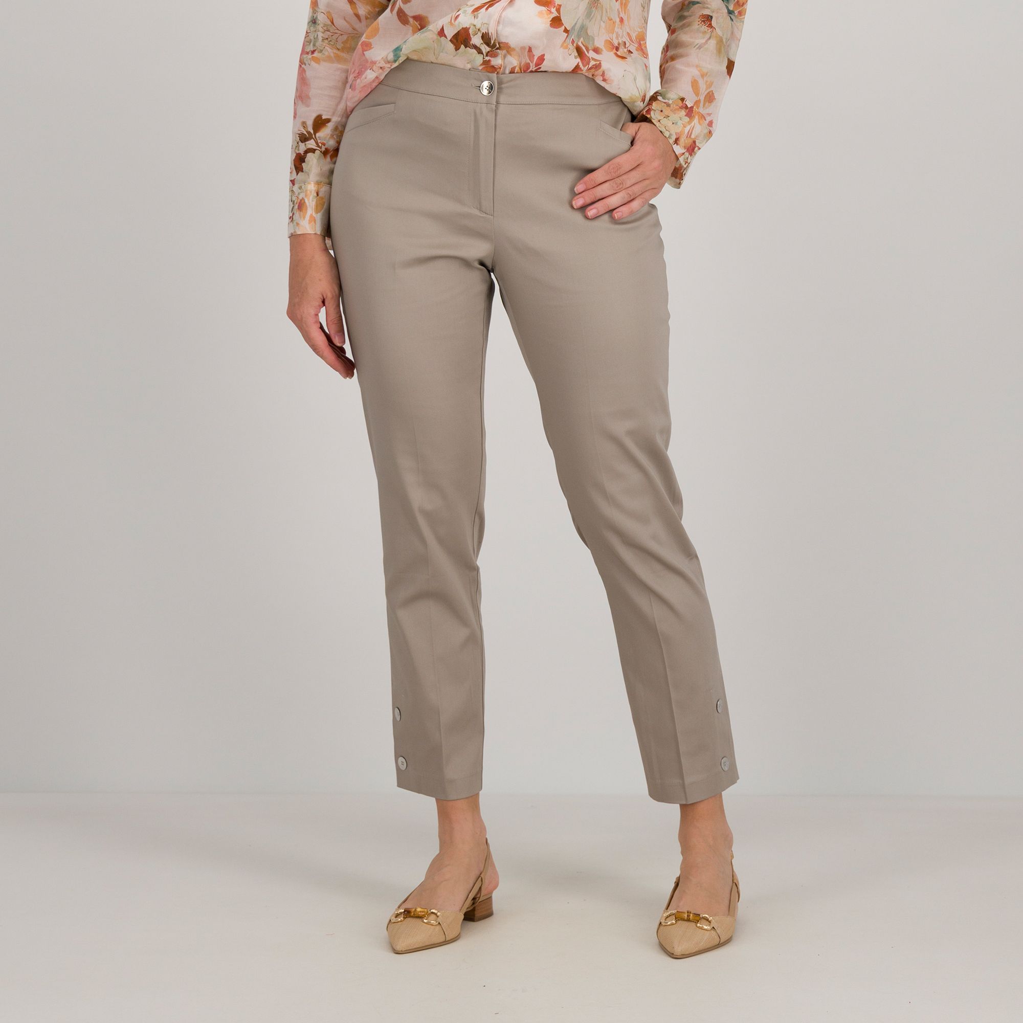 Officina della Moda
Pantaloni in raso
di cotone
con elastico