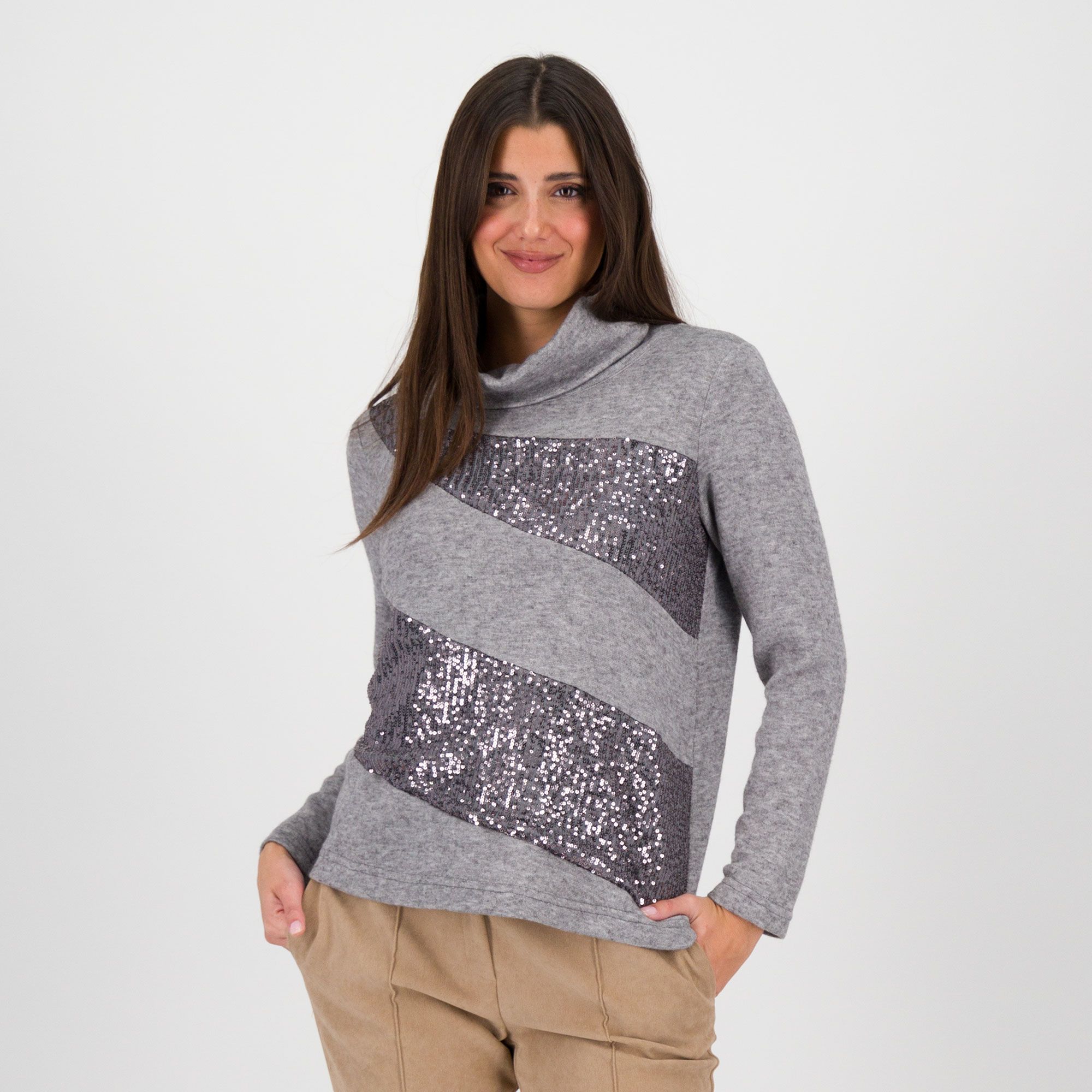 EXTESA
Maglia con paillettes
scollo a ciambella