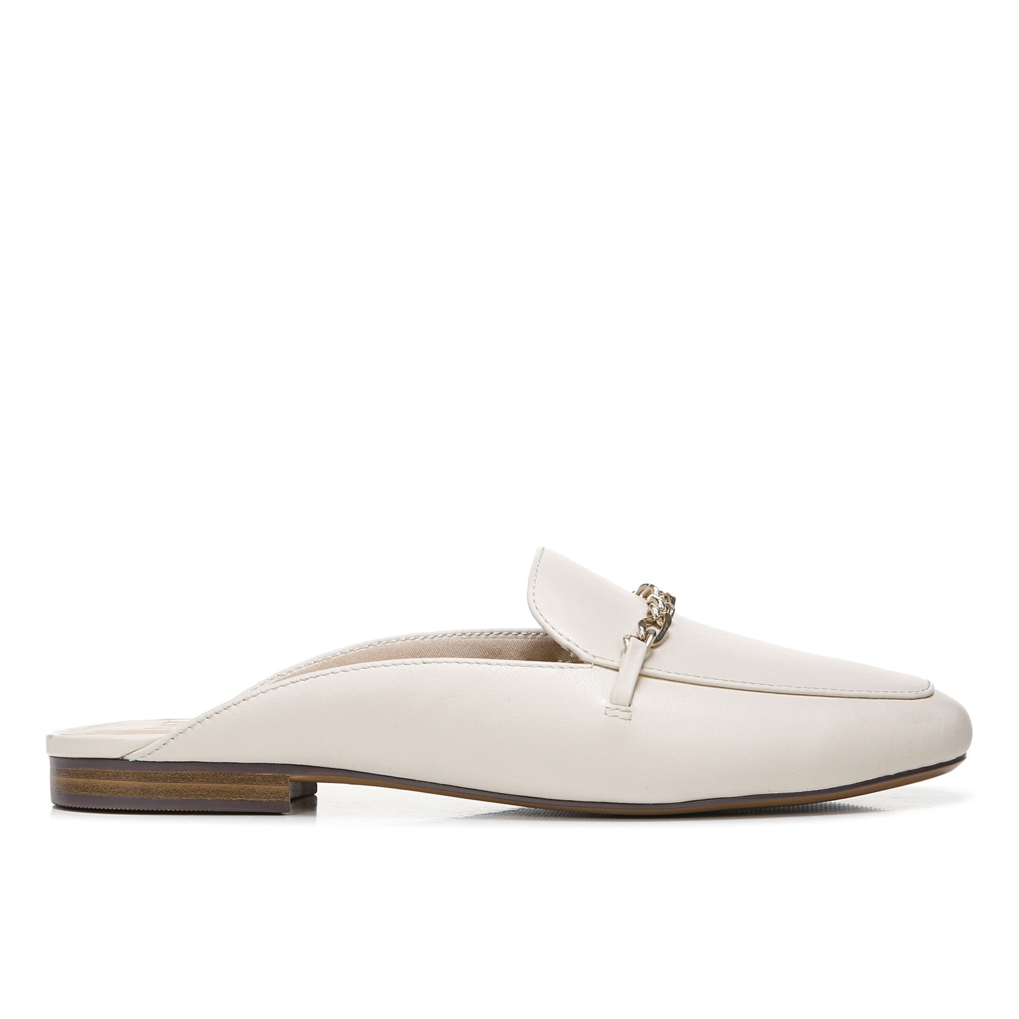 Naturalizer
Mocassini scalzati
in pelle 
con catena decorativa