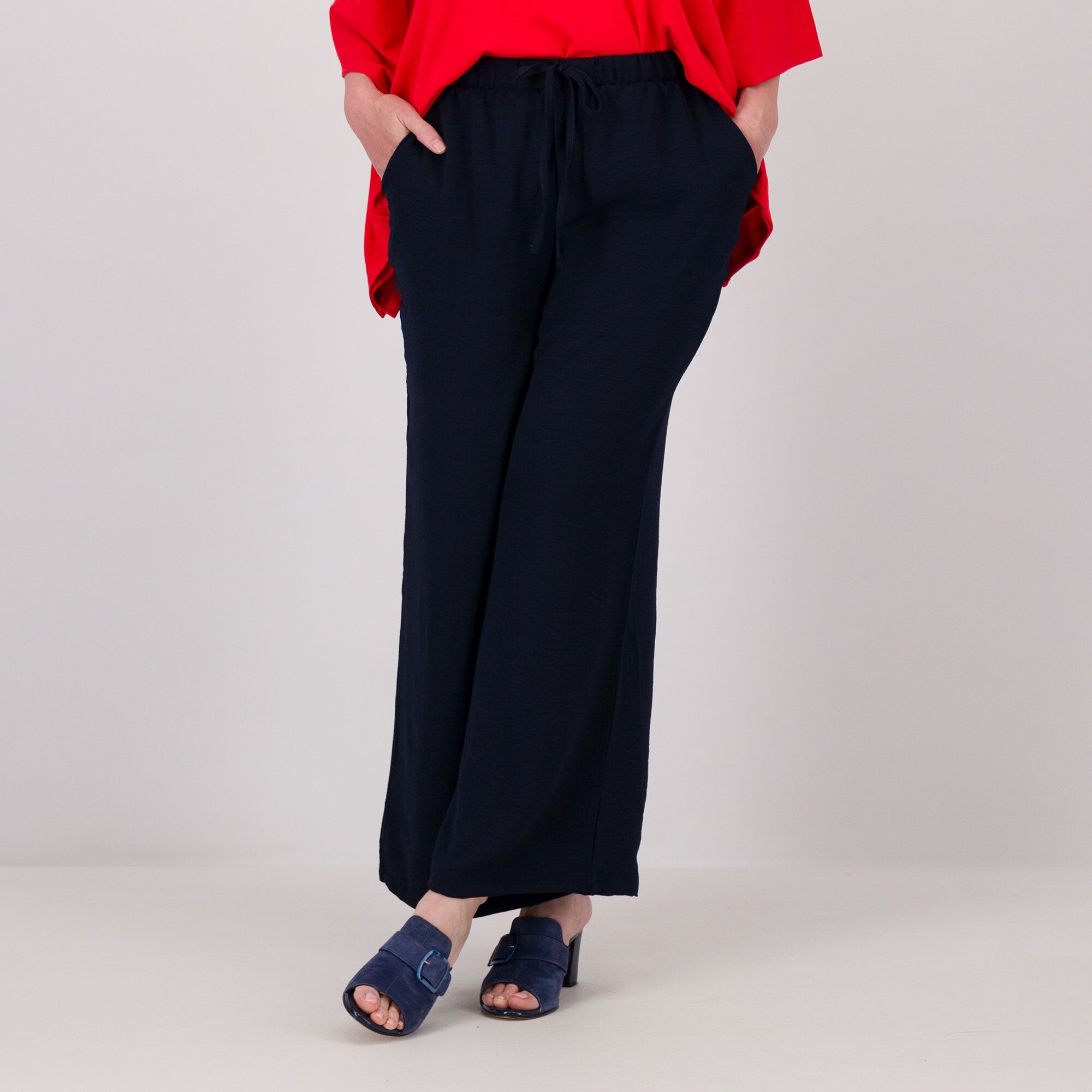 Nina Leonard
Pantaloni a gamba
ampia con elastico
in vita in crêpe