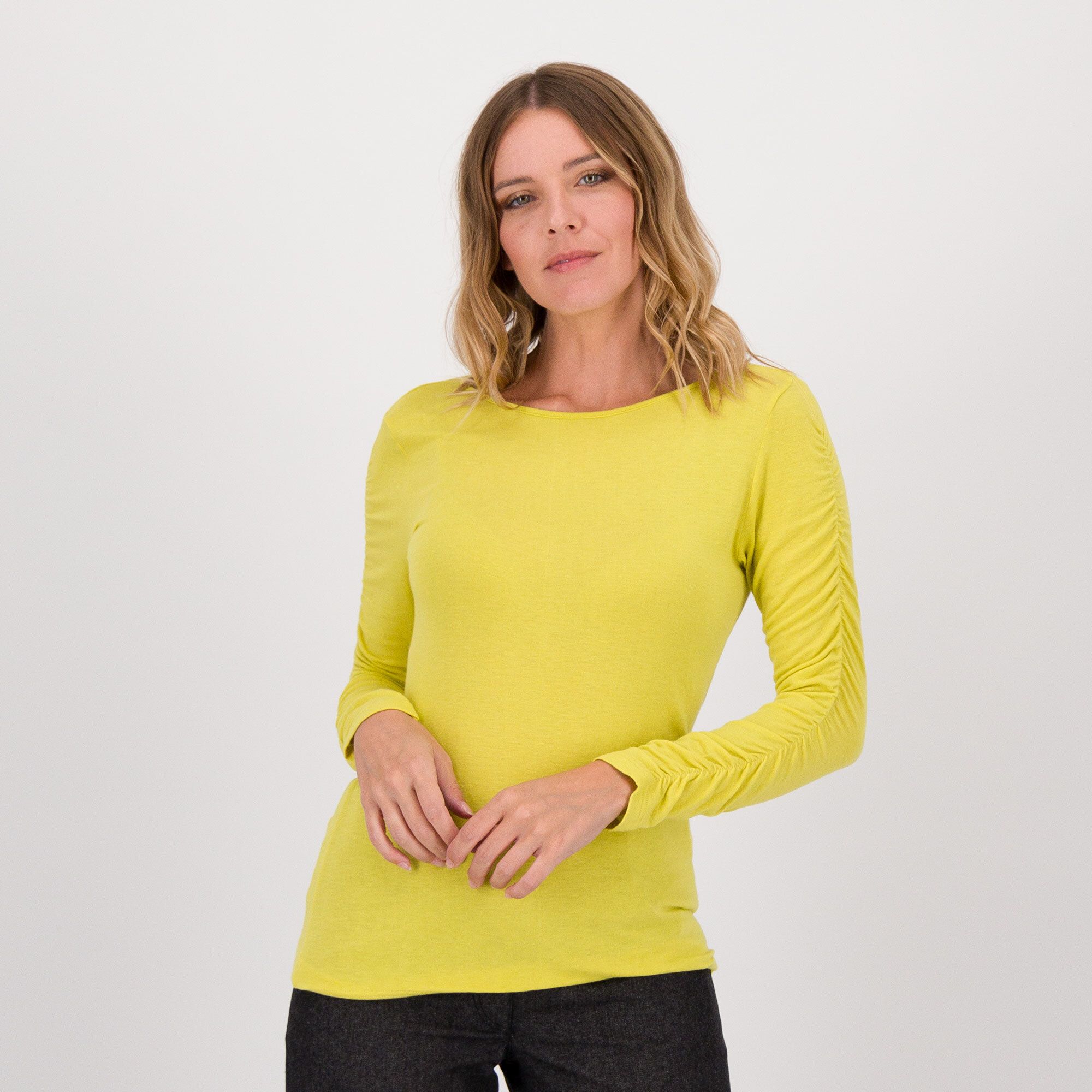 M’ama 
Maglia in jersey
con scollo a barca
e maniche arricciate