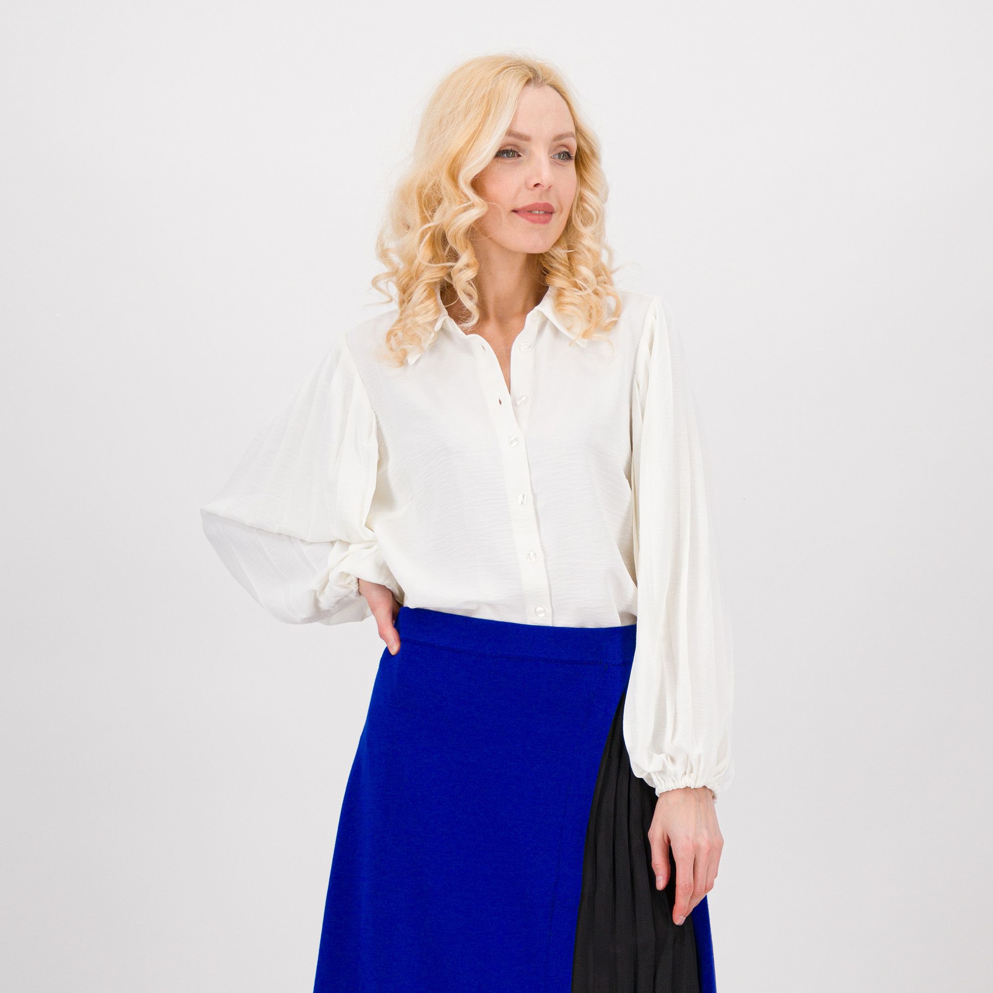 Nina Leonard
Camicia tessuto mosso
con manica lunga 
balloon plissé