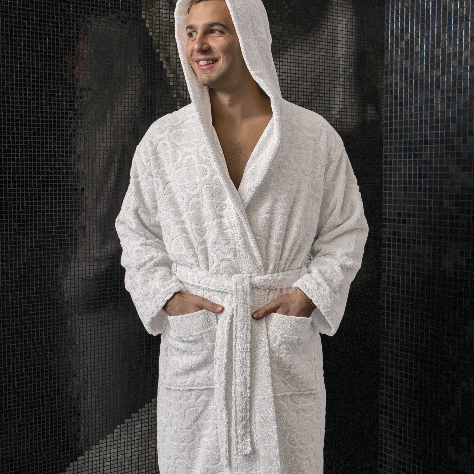 Dondi Home
Accappatoio Trend
100% cotone con 
cappuccio, 420g/mq