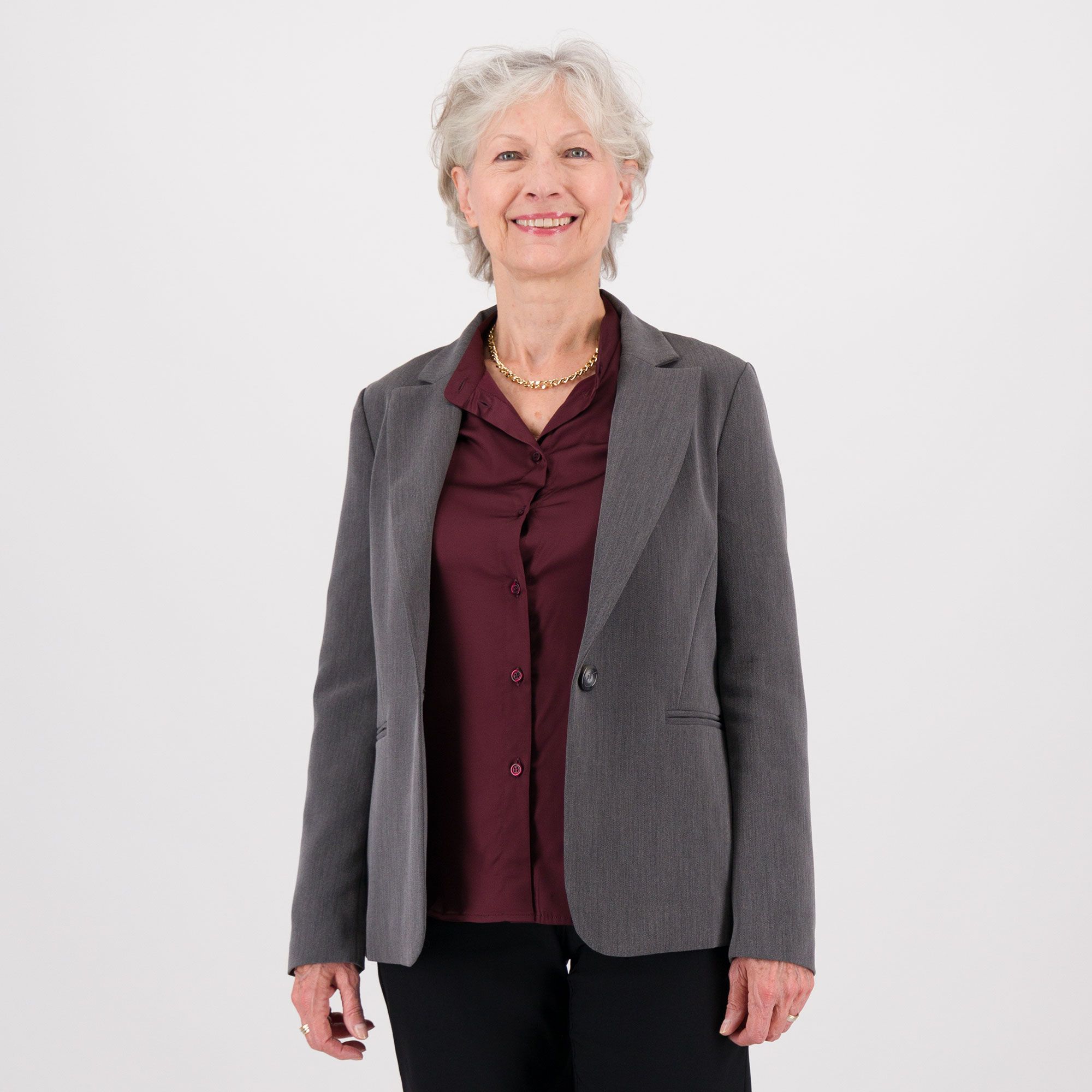 Extesa
Giacca in twill
con viscosa
Tasche a filetto
Linea sciancrata