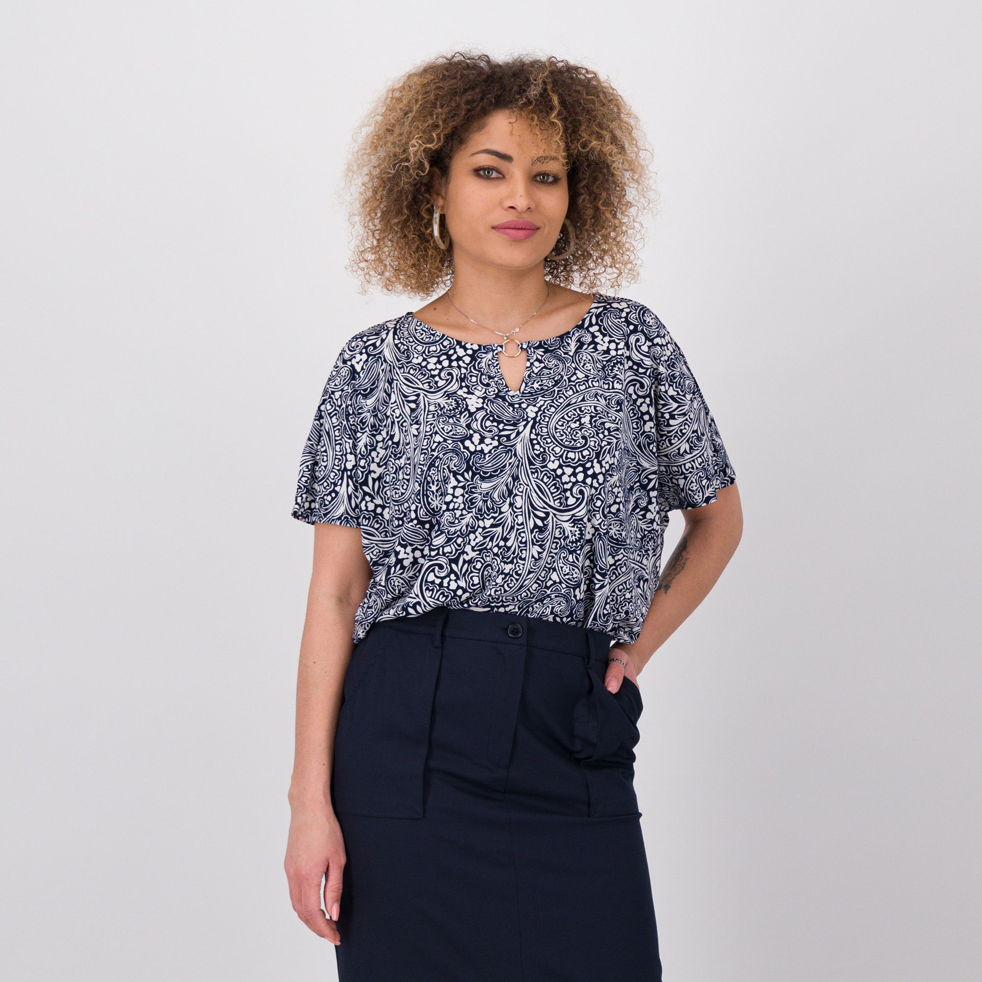 Nina Leonard
Blusa linea a 
kimono, manica
dolman