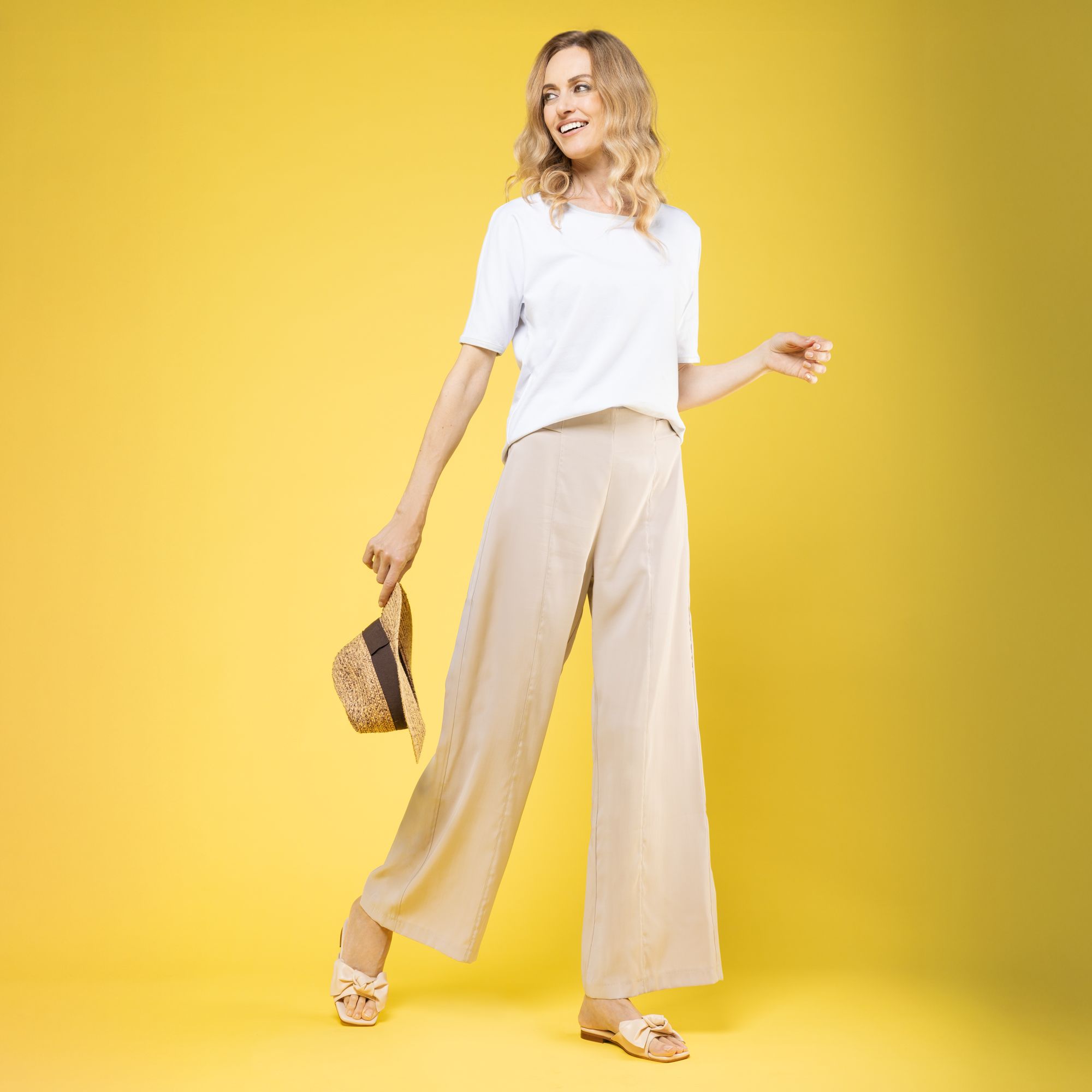 Officina della Moda
Pantaloni ampi
anche Petite
con alamari