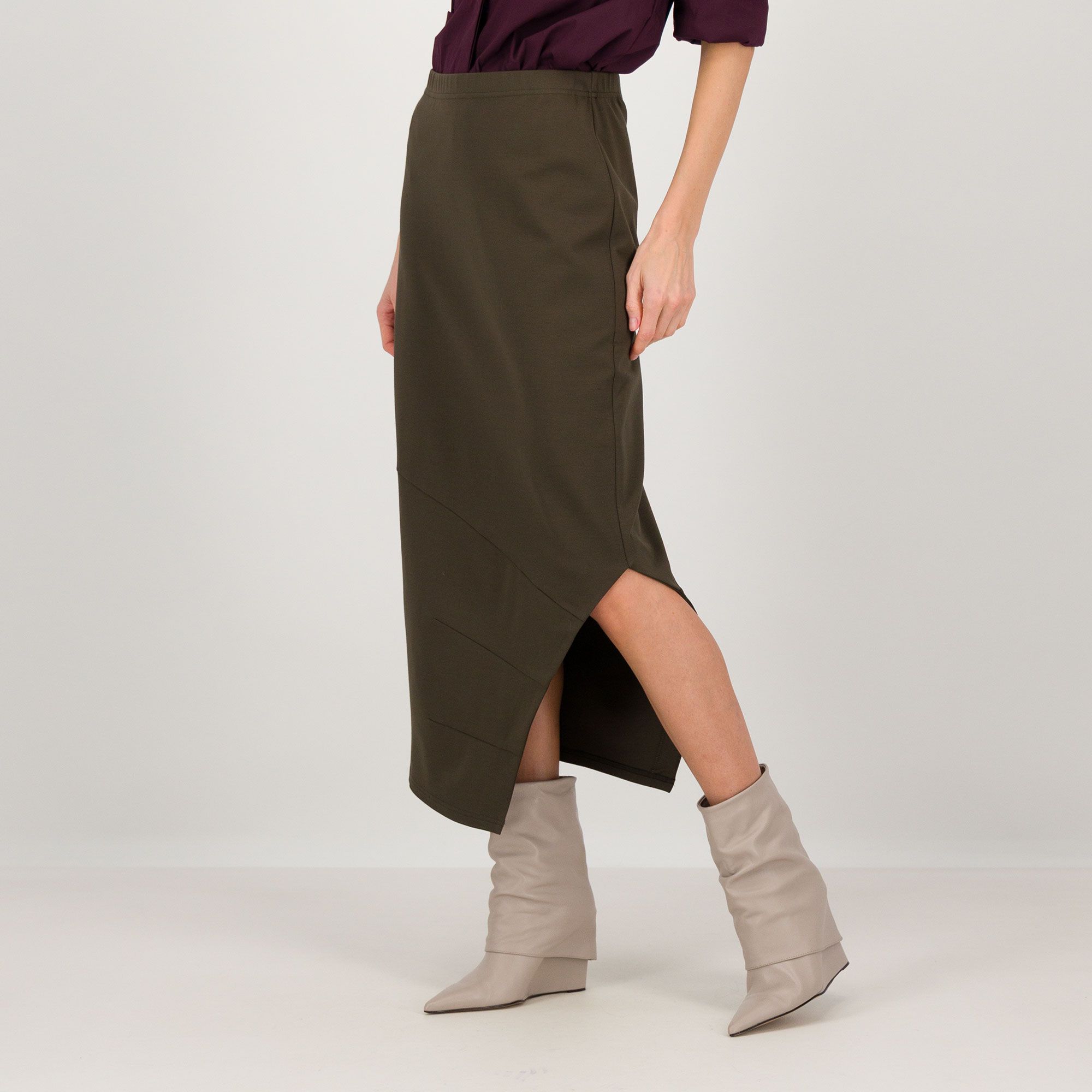 Caterina Lancini
Gonna in punto Milano
con taglio obliquo
ed elastico