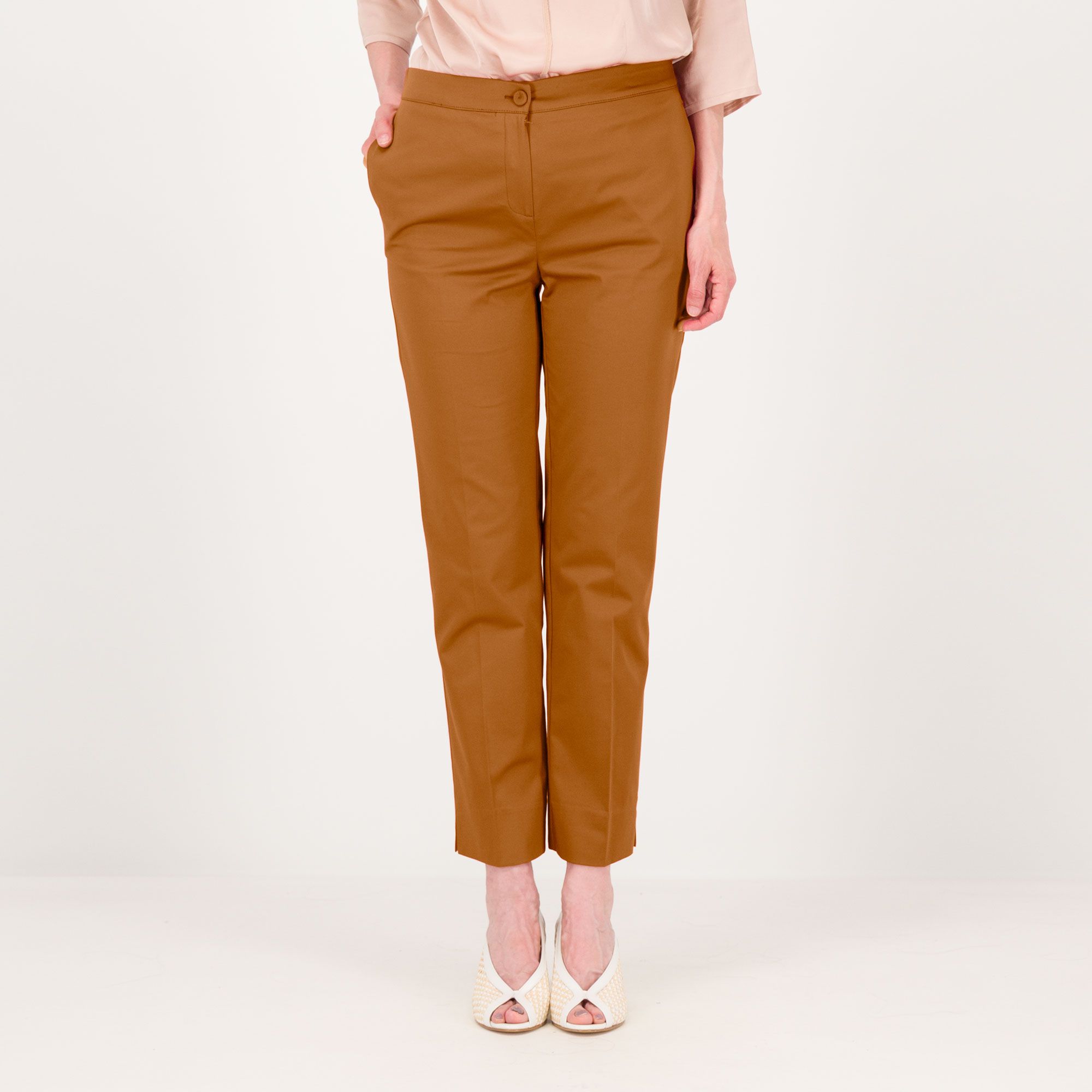 Caterina Lancini
Pantaloni in
rasatello di cotone
stretch anche Petite