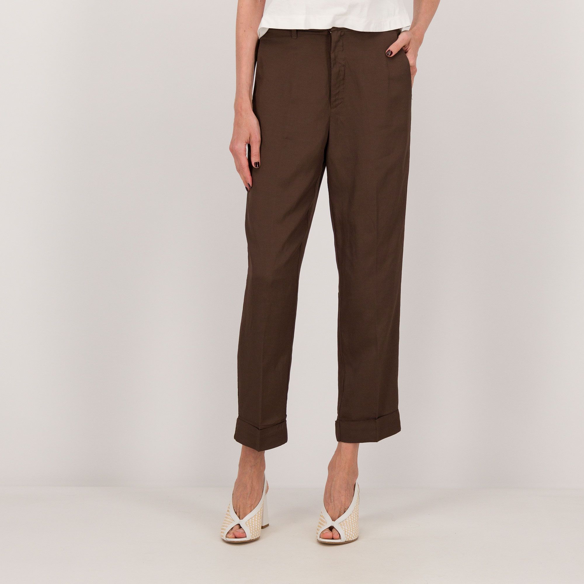 Colour Lab
Pantaloni chino
con cavallo sceso
in viscosa misto lino