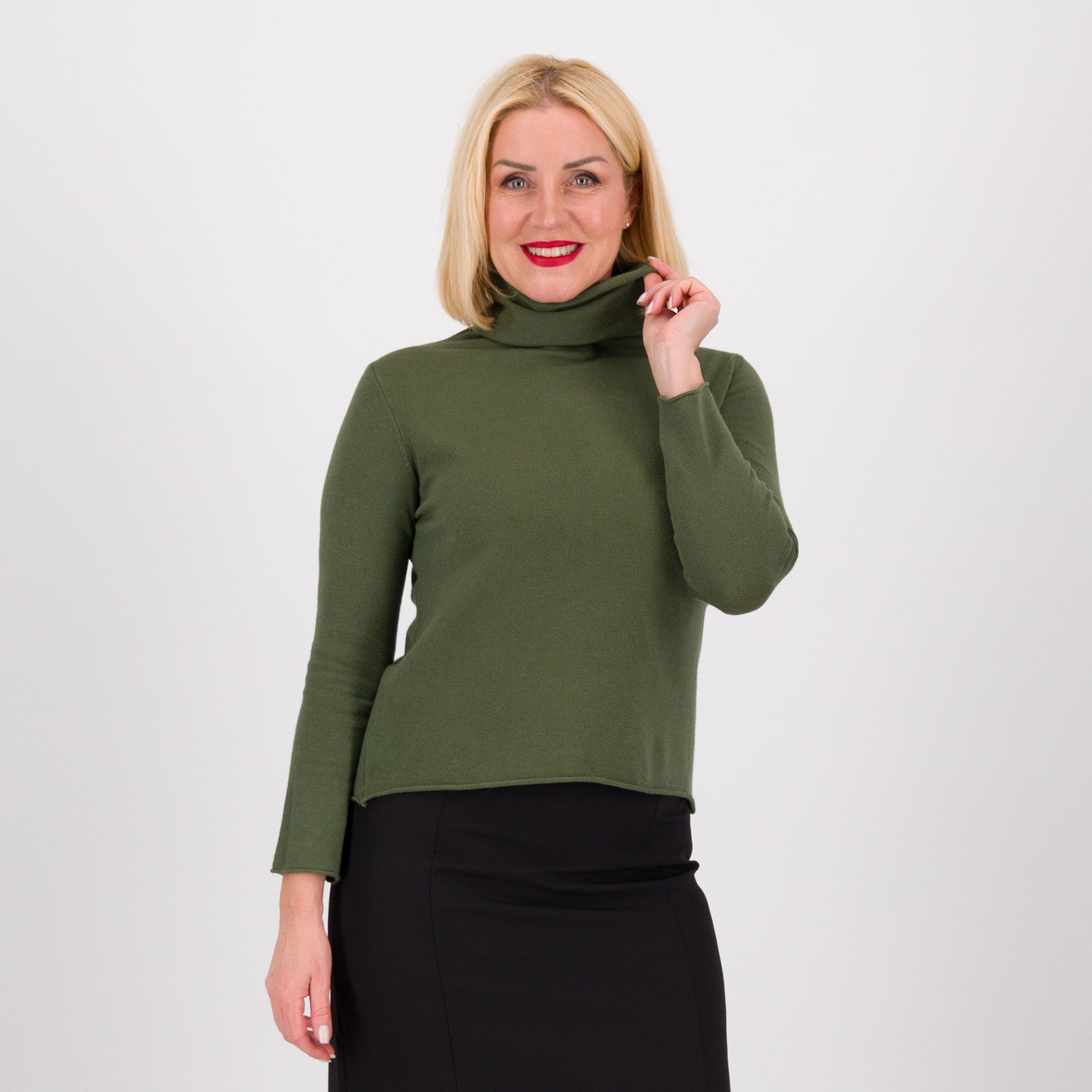 Enjoy
Maglioncino in misto
viscosa con collo
a ciambella