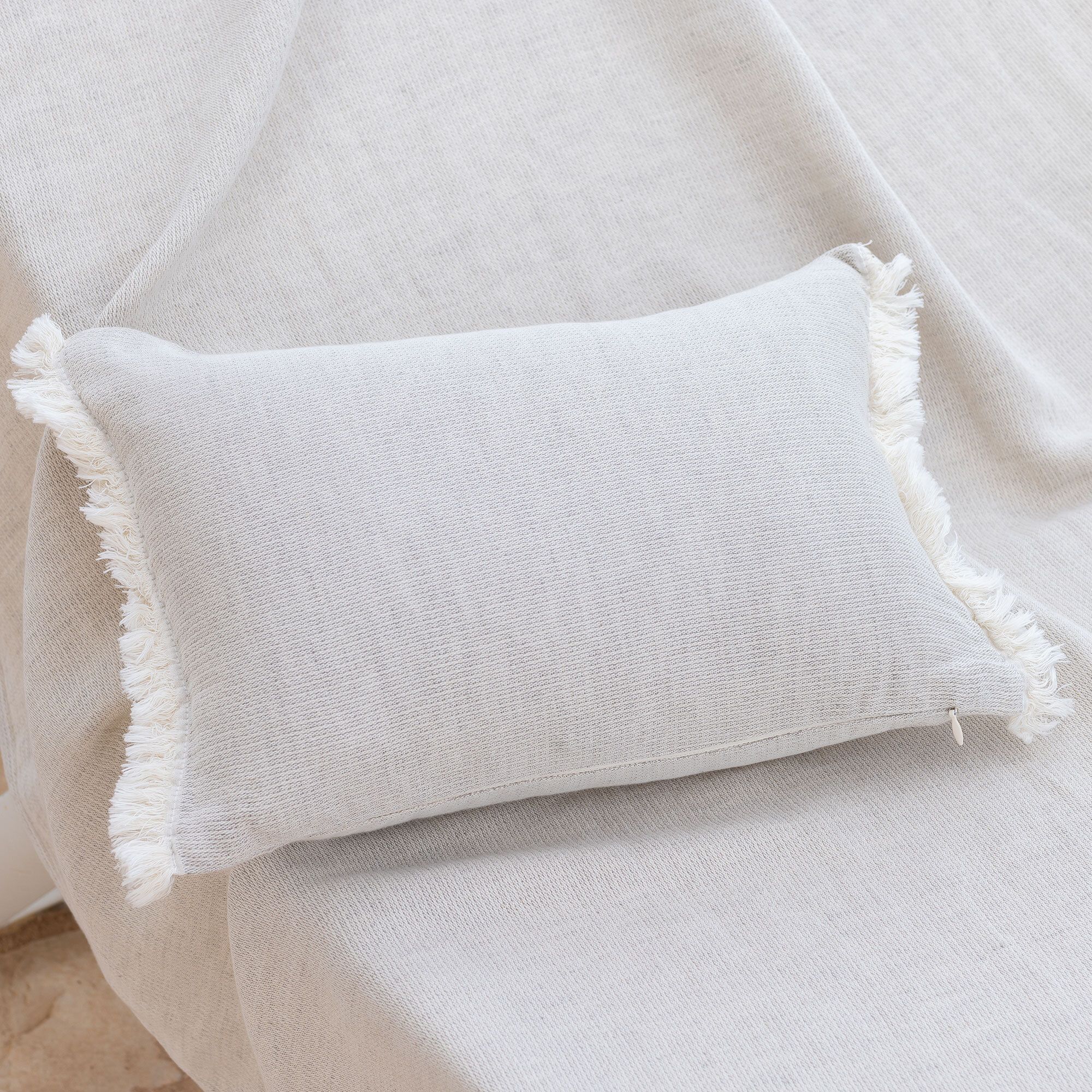 Ferò
Federa arredo
lino/cotone jacquard 
a righine, 30x40cm