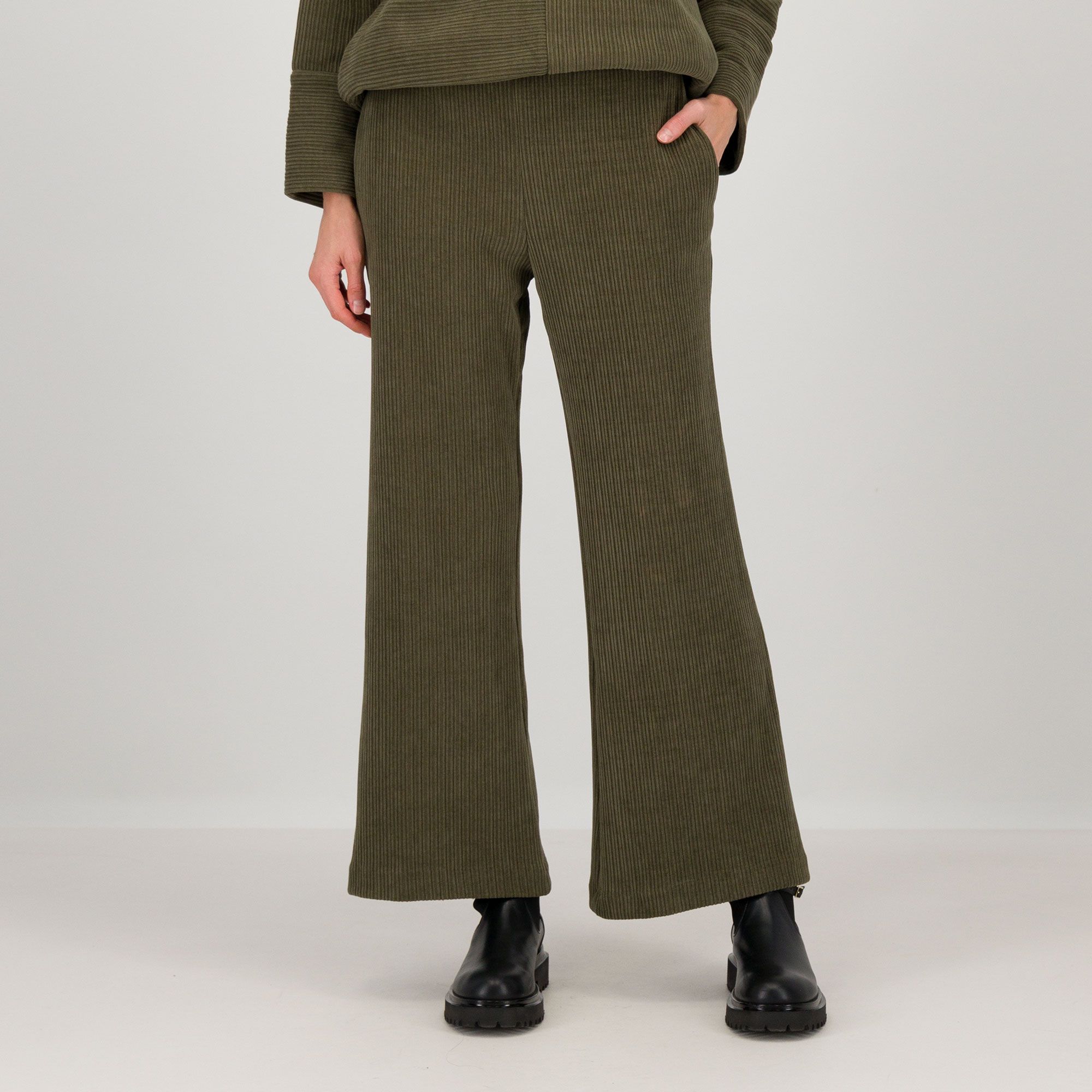 Wynne Layers
Pantaloni in maglia
lavorazione ottoman
con elastico in vita