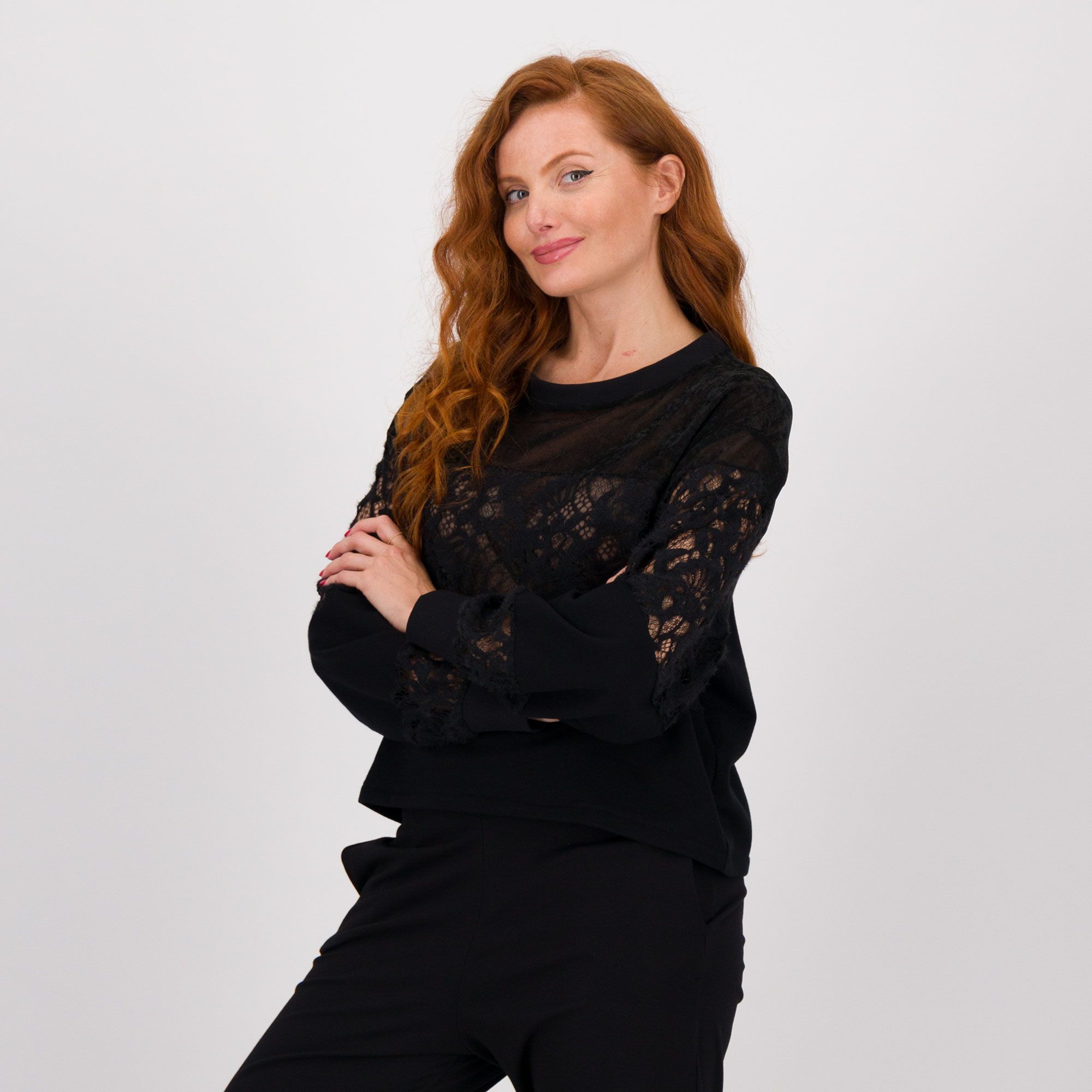 Mood Atelier
Felpa in punto Milano
tecnico
con inserti in pizzo