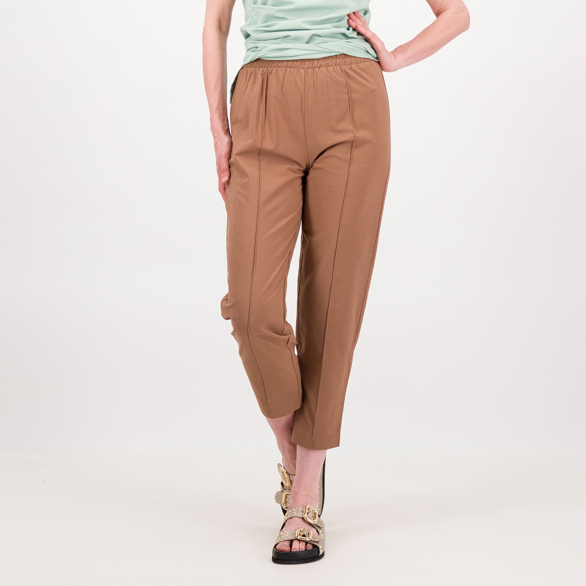 Olly Doo
Pantaloni
in viscosa e cotone
con elastico in vita