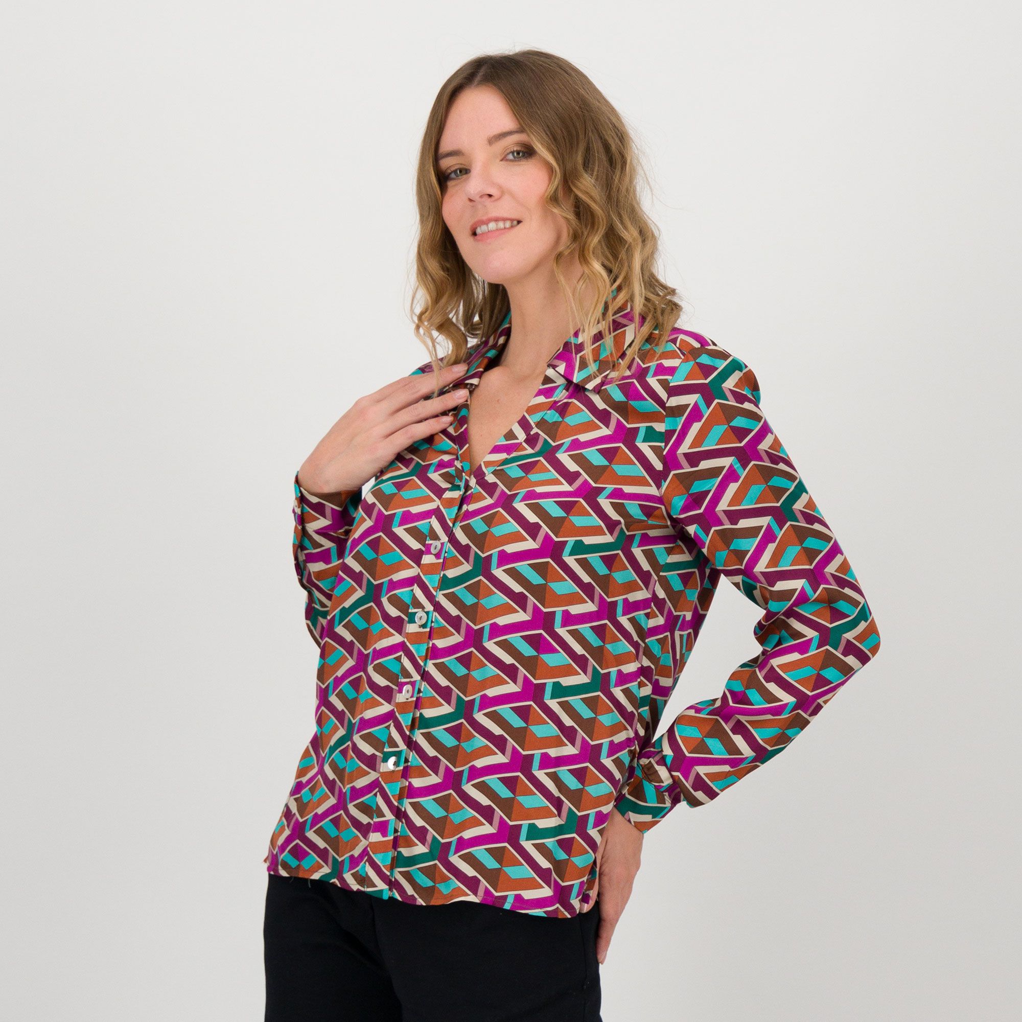 Studio 19
Camicia in raso
di viscosa fantasia