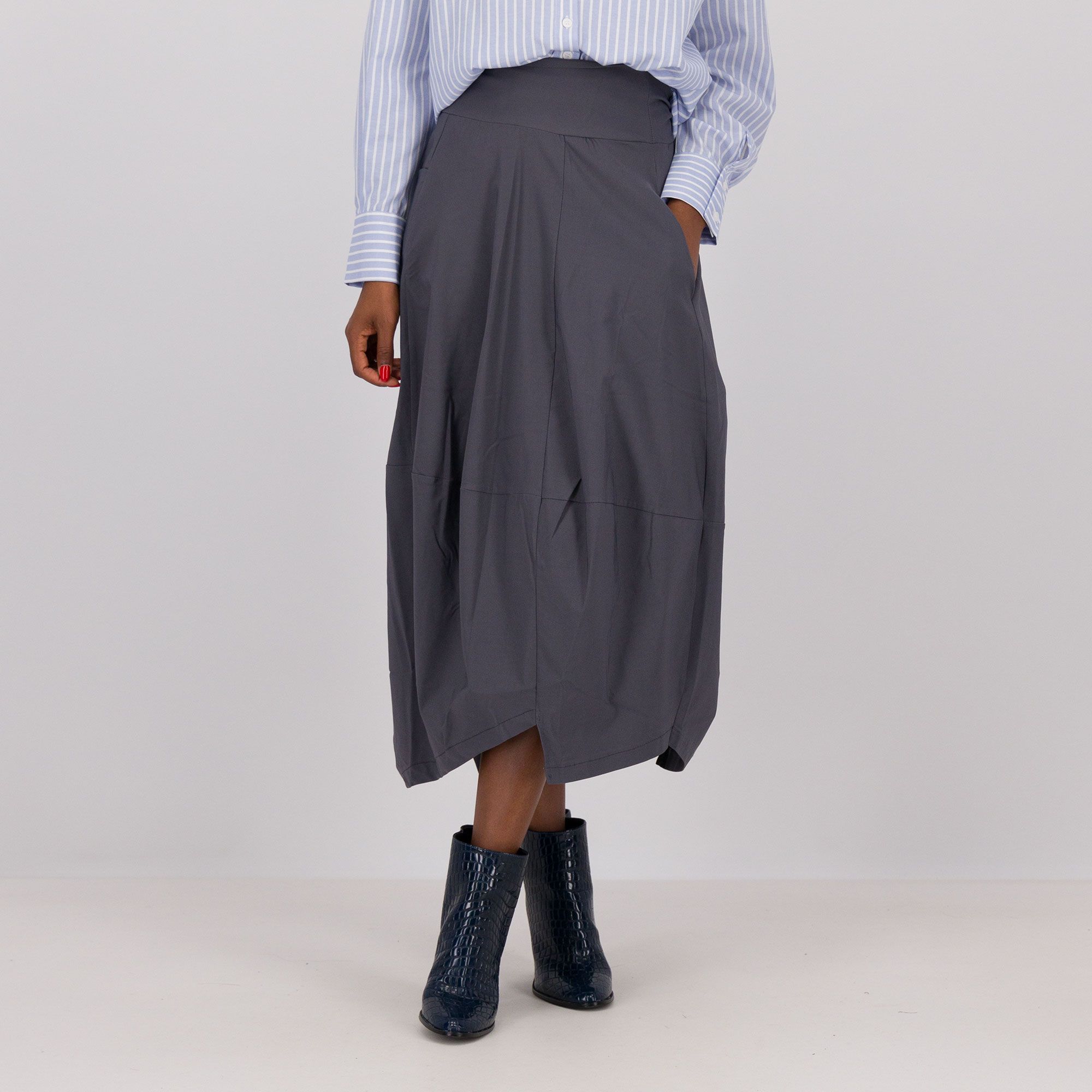 Rebeka Ross
Gonna asimmetrica
midi in bengalina
stretch con tascone