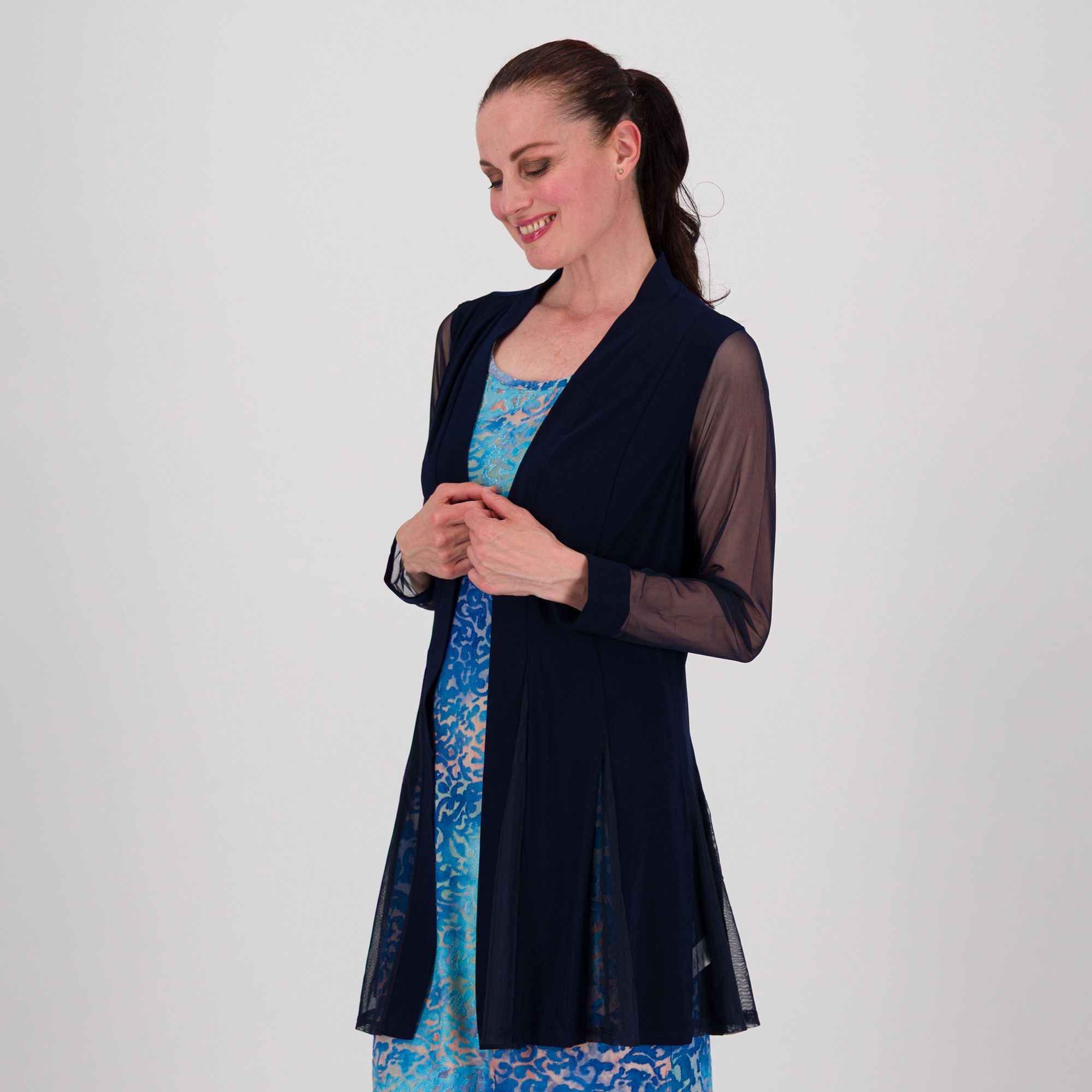 Nina Leonard Cardigan in jersey opaco con maniche e inserti in tulle