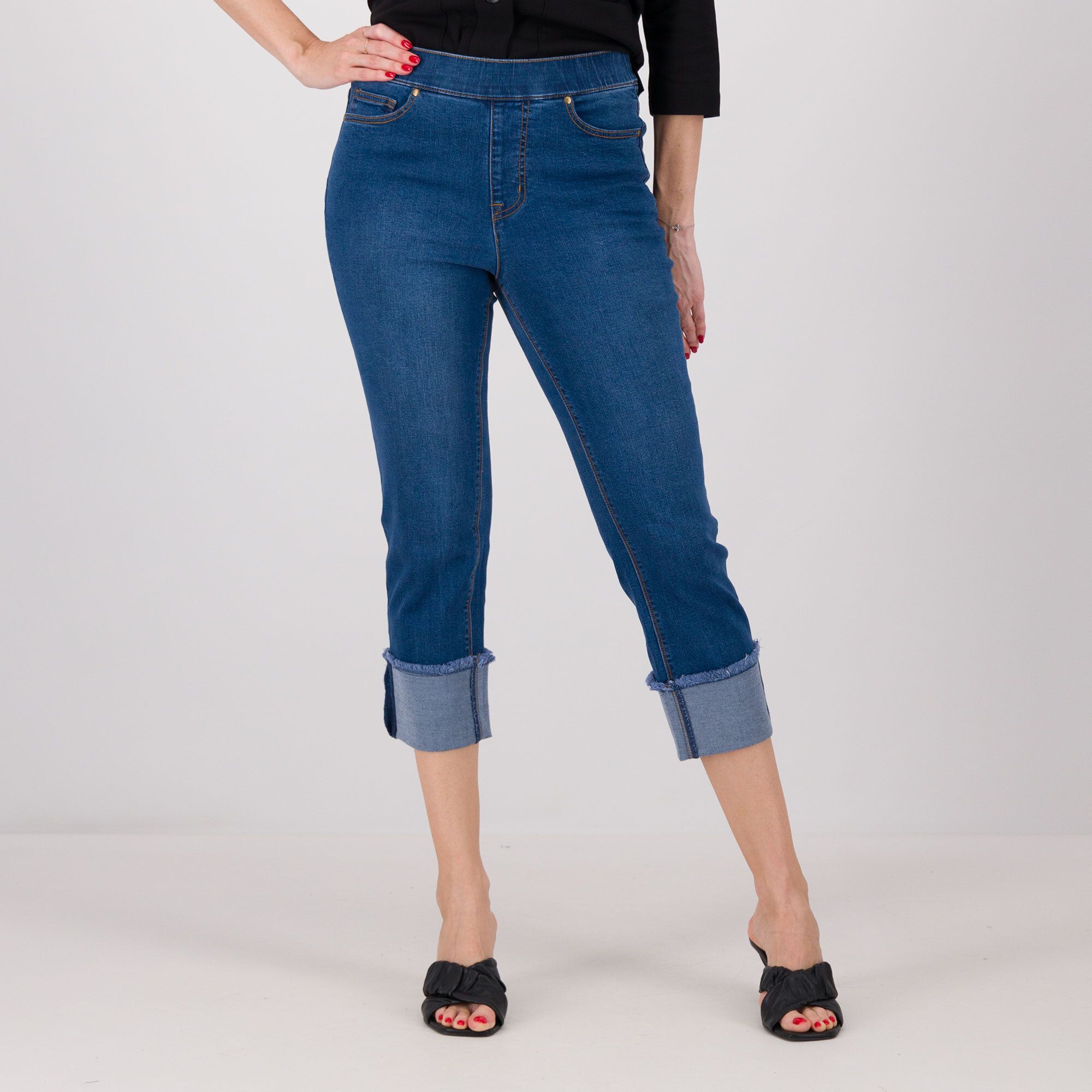 Isaac Mizrahi Live!
Jeans pull on 
a gamba dritta
con risvolto