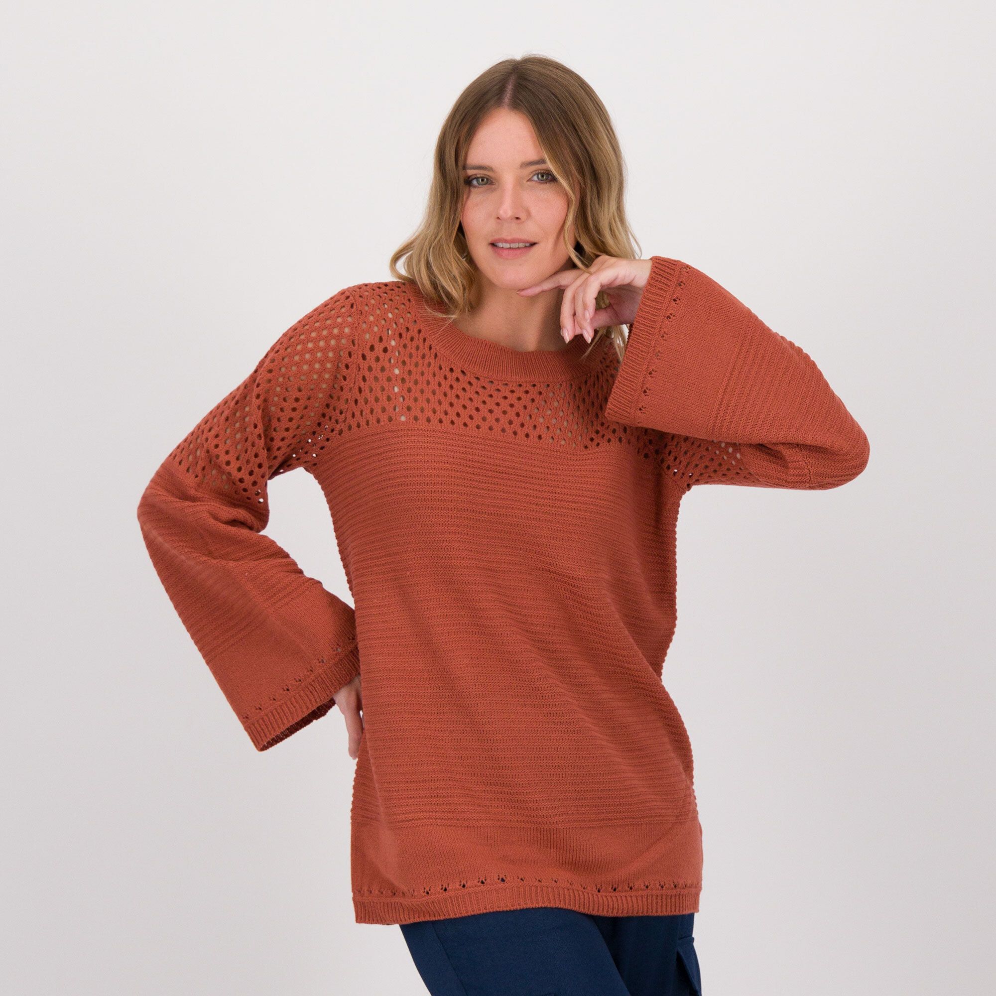Nina Leonard
Maglione girocollo
carré a maglia aperta
e maniche al polso