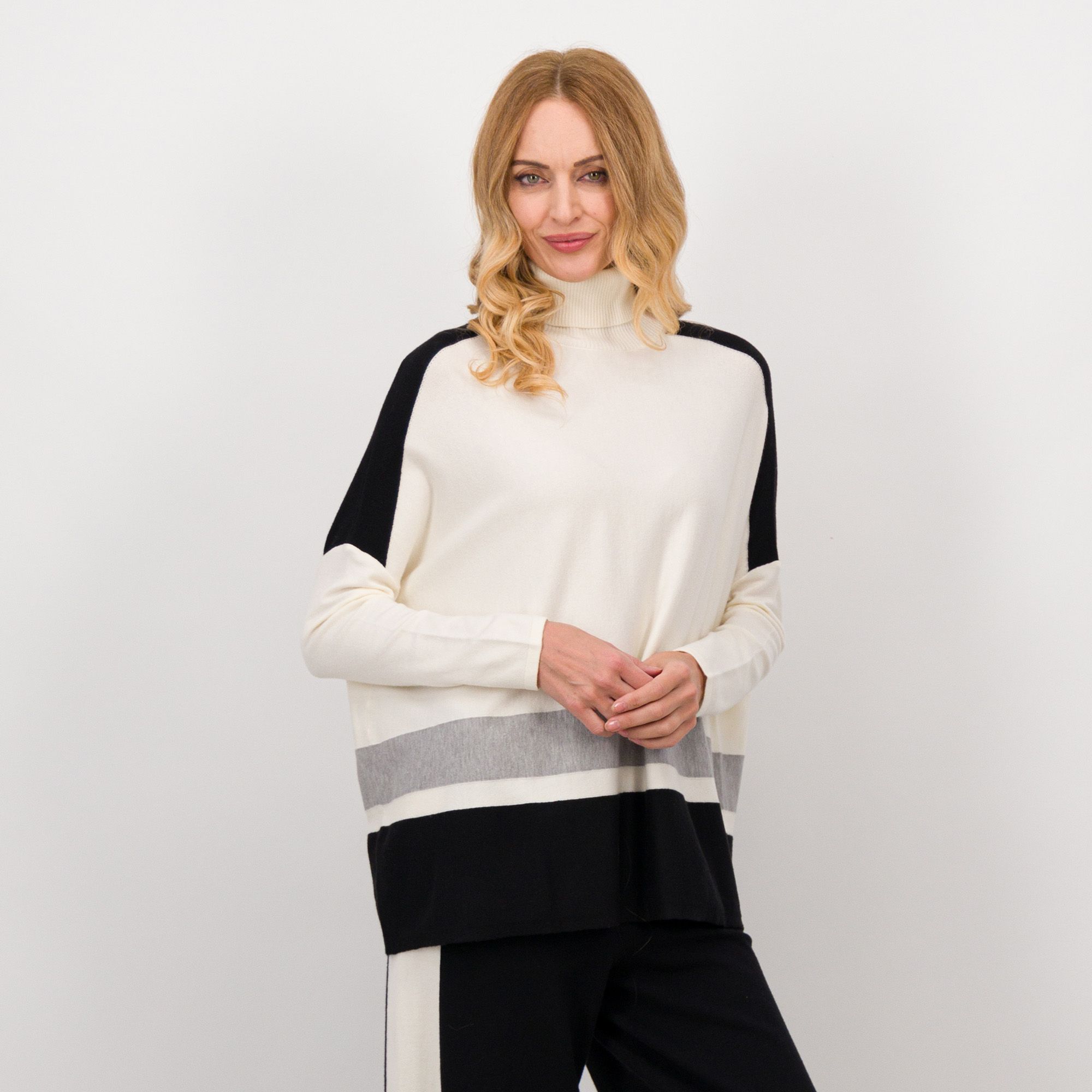 Wynne Layers
Maglione dolcevita
ampio con motivo
geometrico