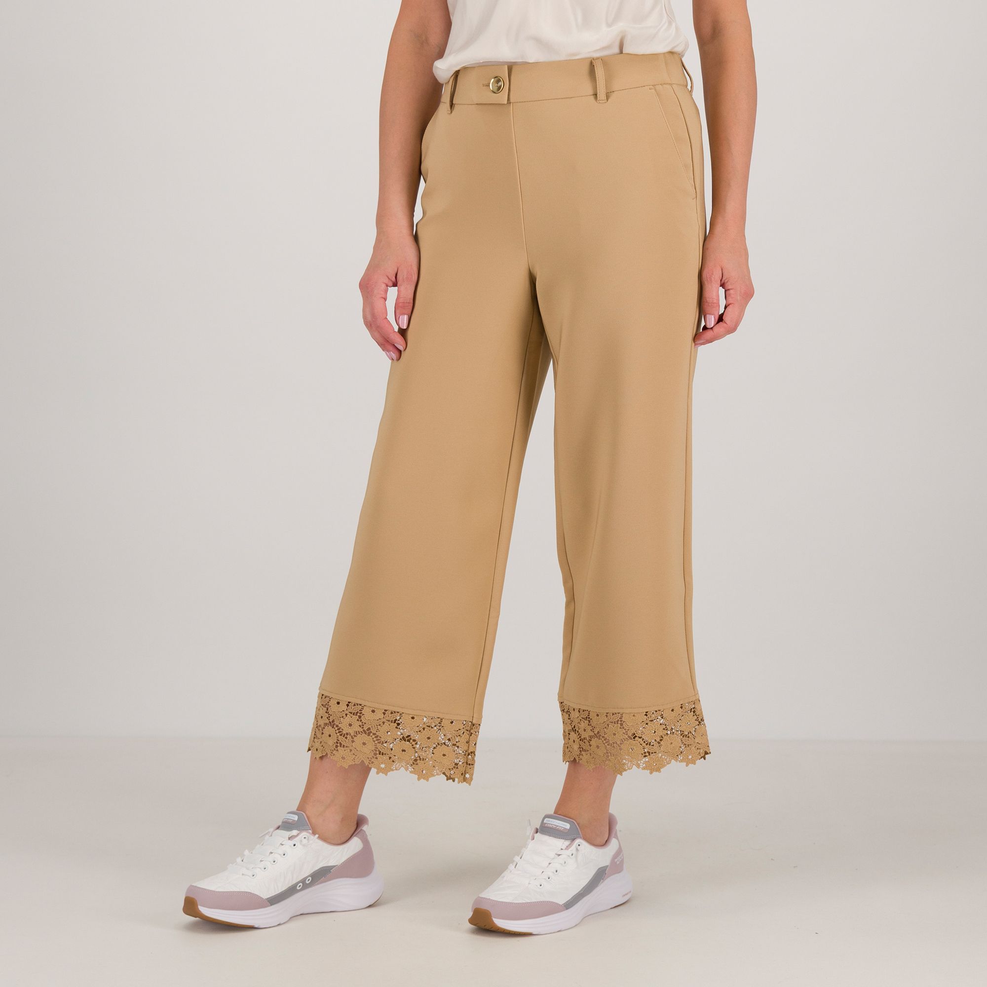 Isaac Mizrahi Live!
Pantaloni cropped
a gamba larga
con pizzo al fondo