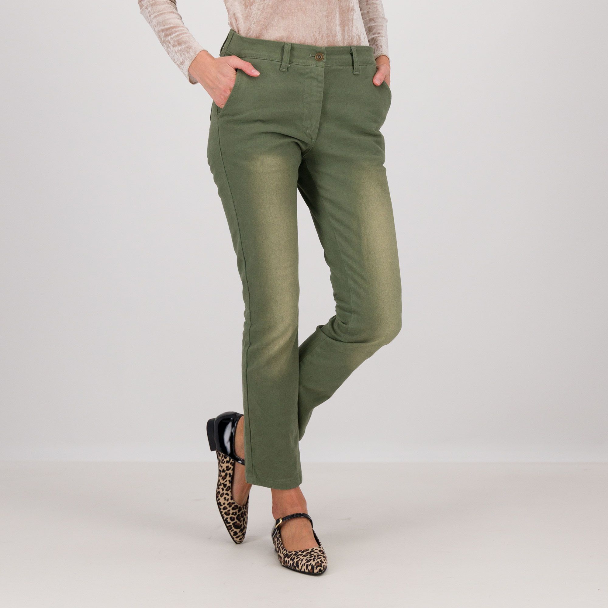 Mood Atelier
Pantaloni a sigaretta
con spalmatura oro
davanti