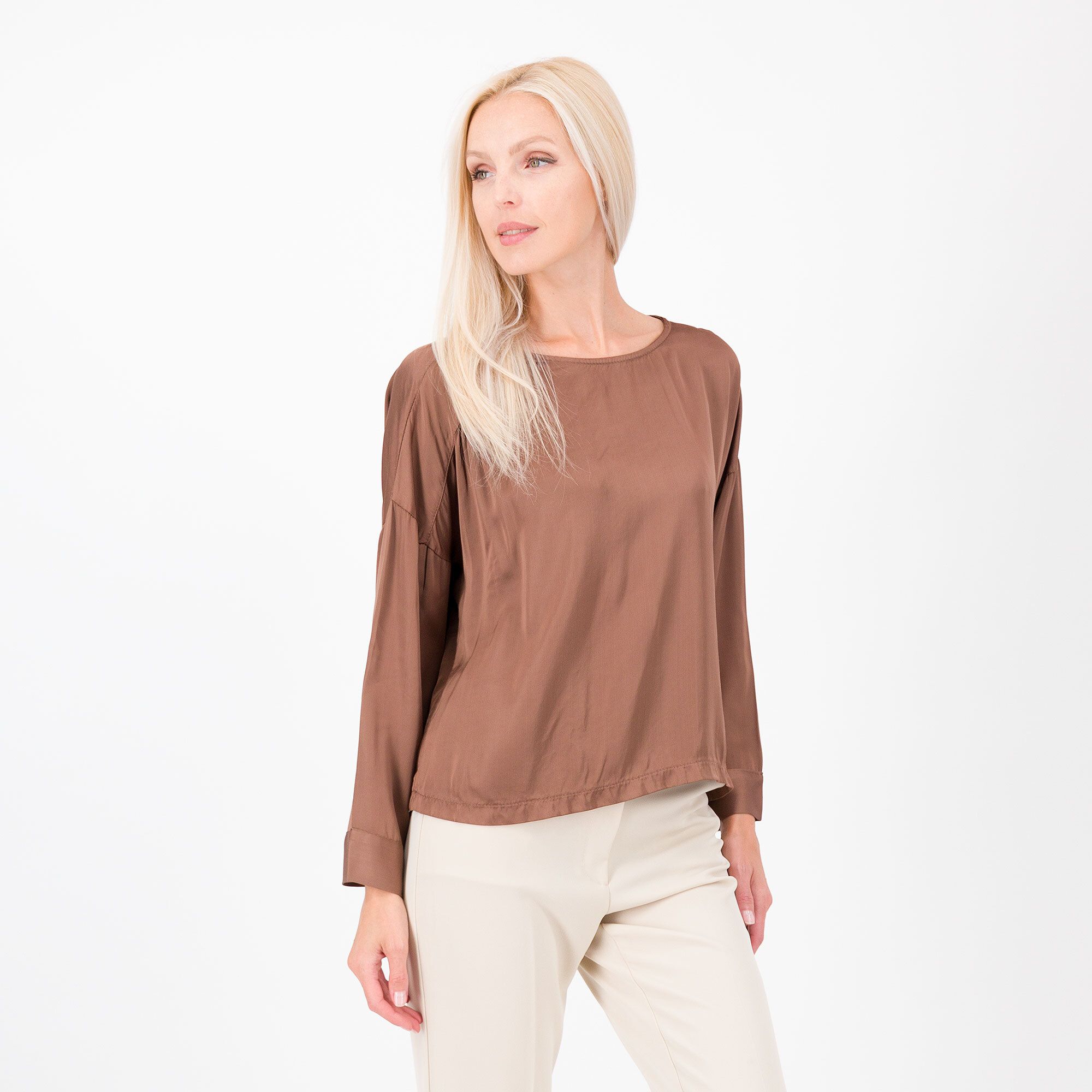 Enjoy
Blusa in raso con
arriccio