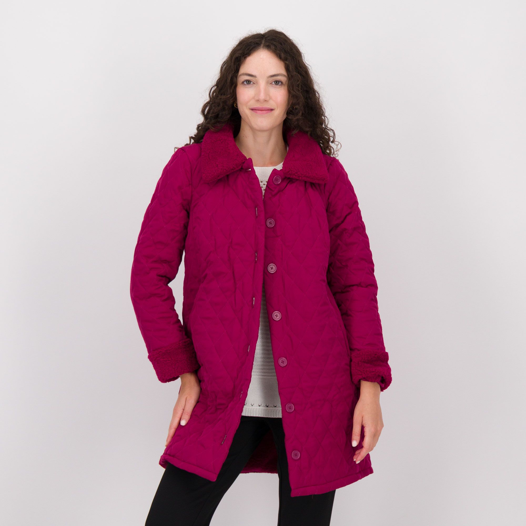 Nina Leonard
Giacca midi imbottita
e trapuntata
con inserti peluche