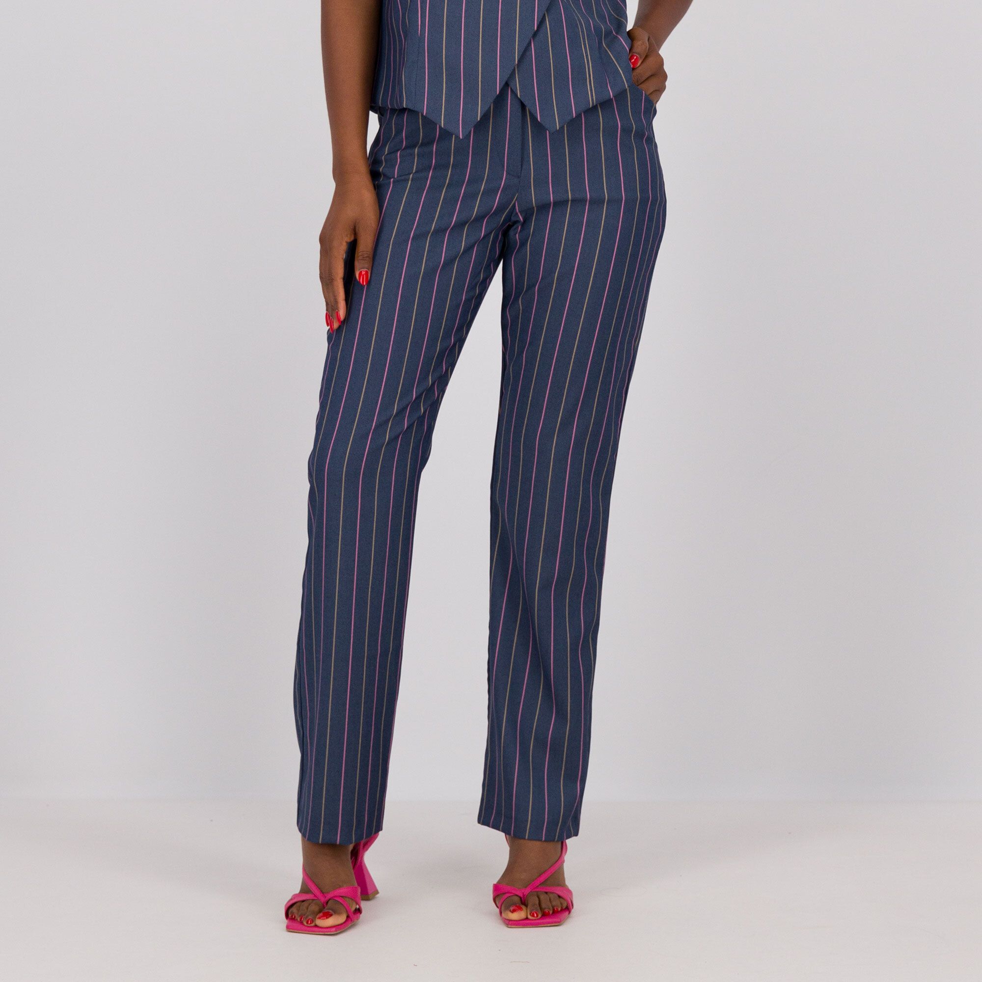 Officina della Moda
Pantaloni dritti
in chambray
gessato