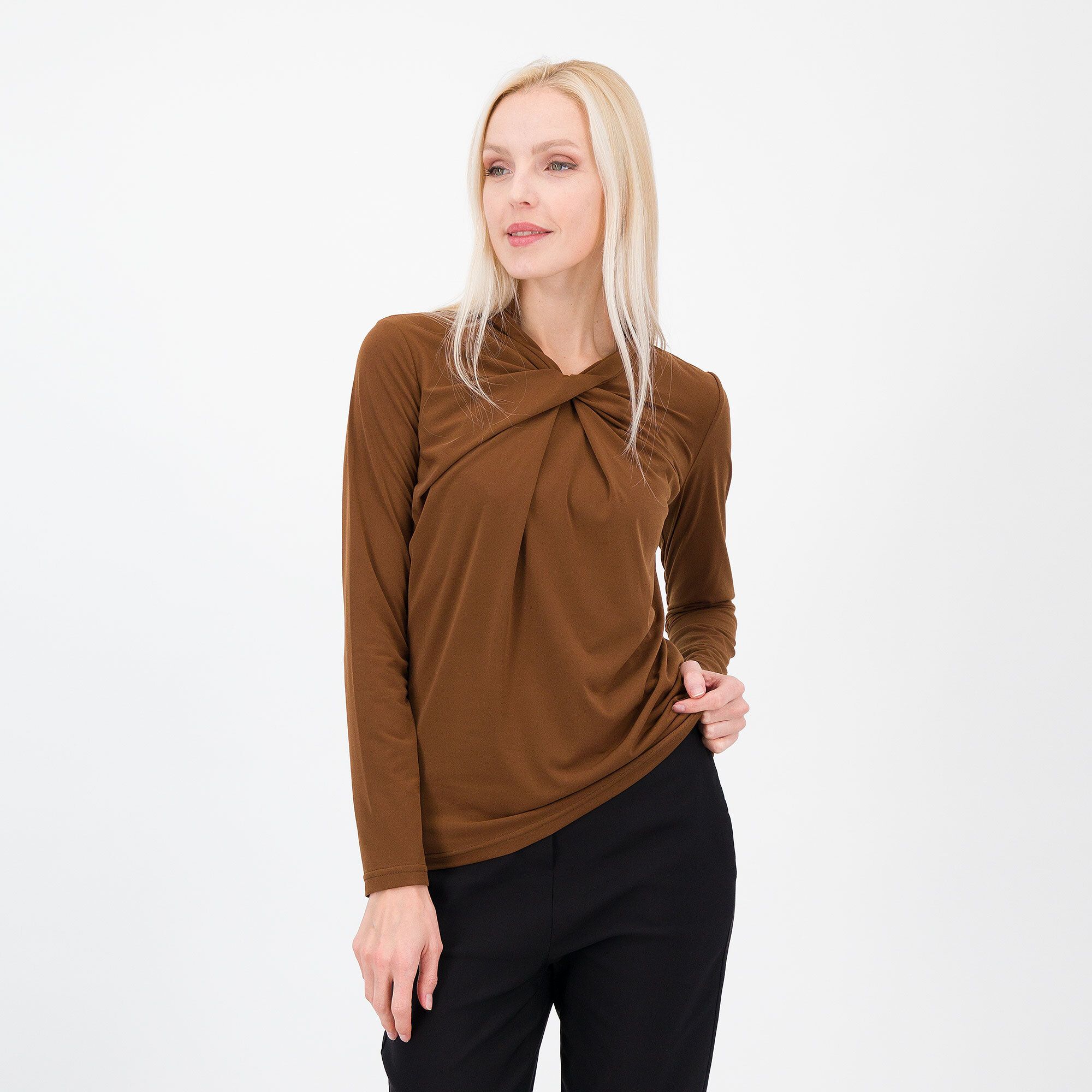 Officina della Moda
Maglia in jersey a
manica lunga con nodo