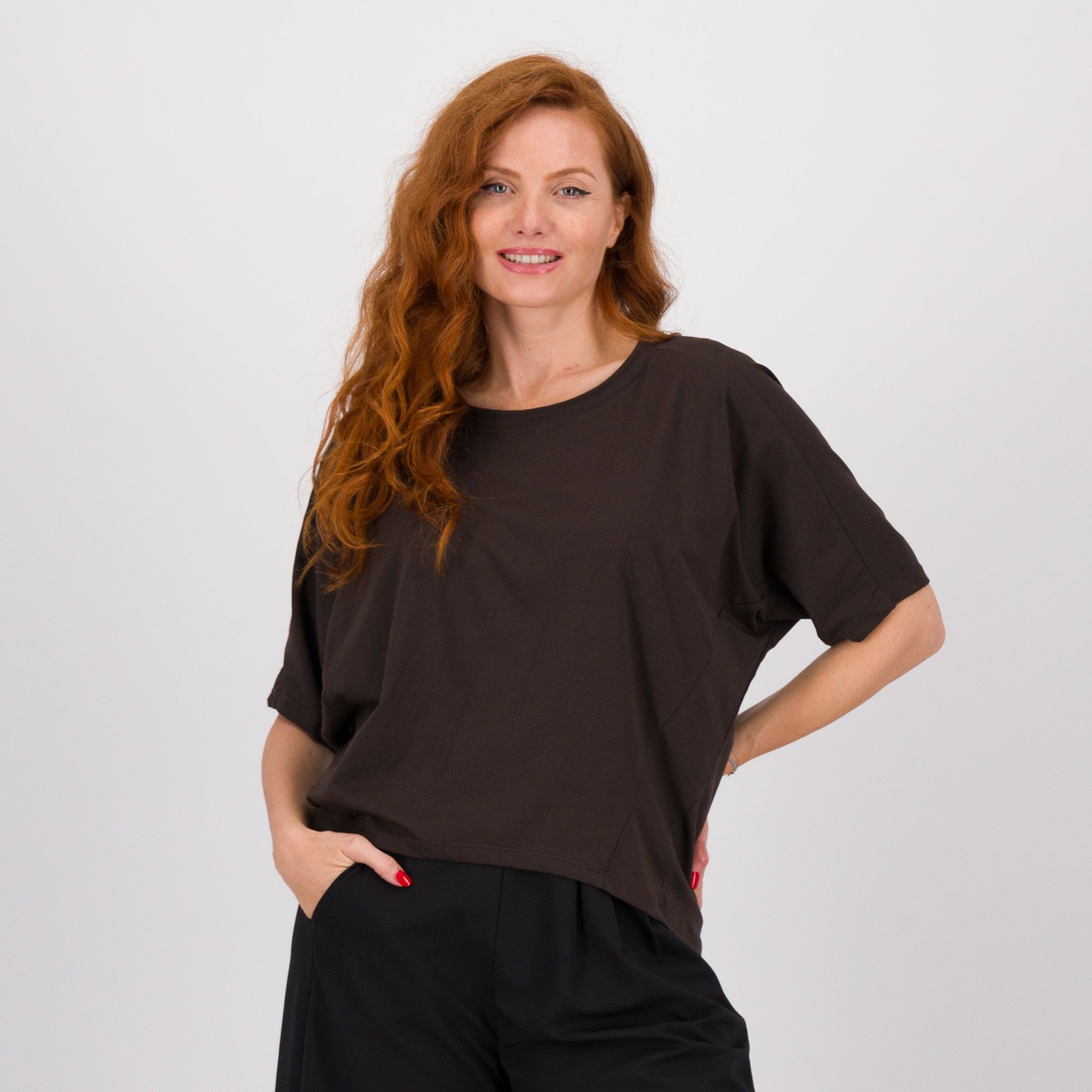 LUCREZIA SCIORTINO
Maglia scollo tondo
in jersey di cotone
con maniche al gomito