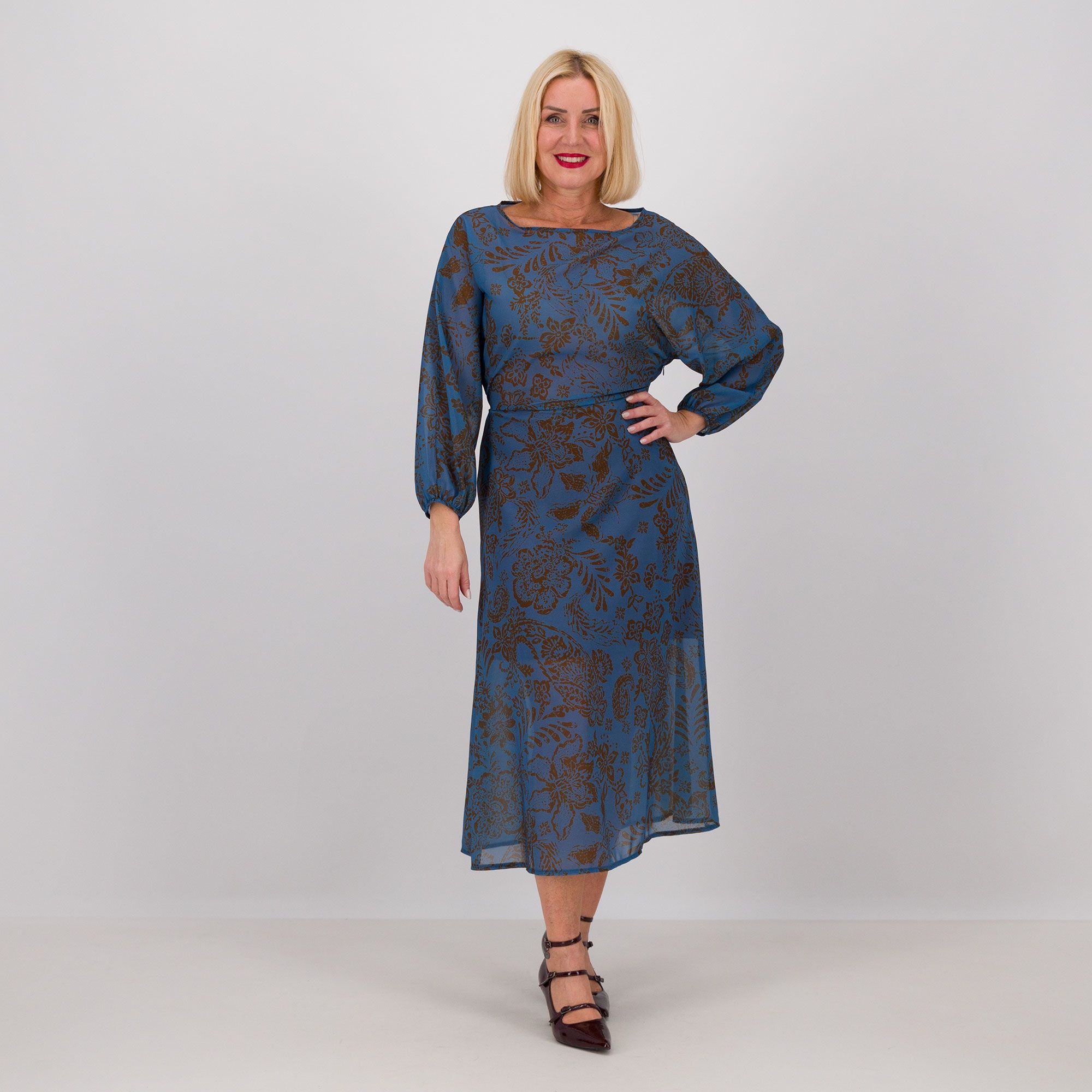 Mood Atelier
Abito in georgette di
viscosa fantasia con
sottoveste staccata