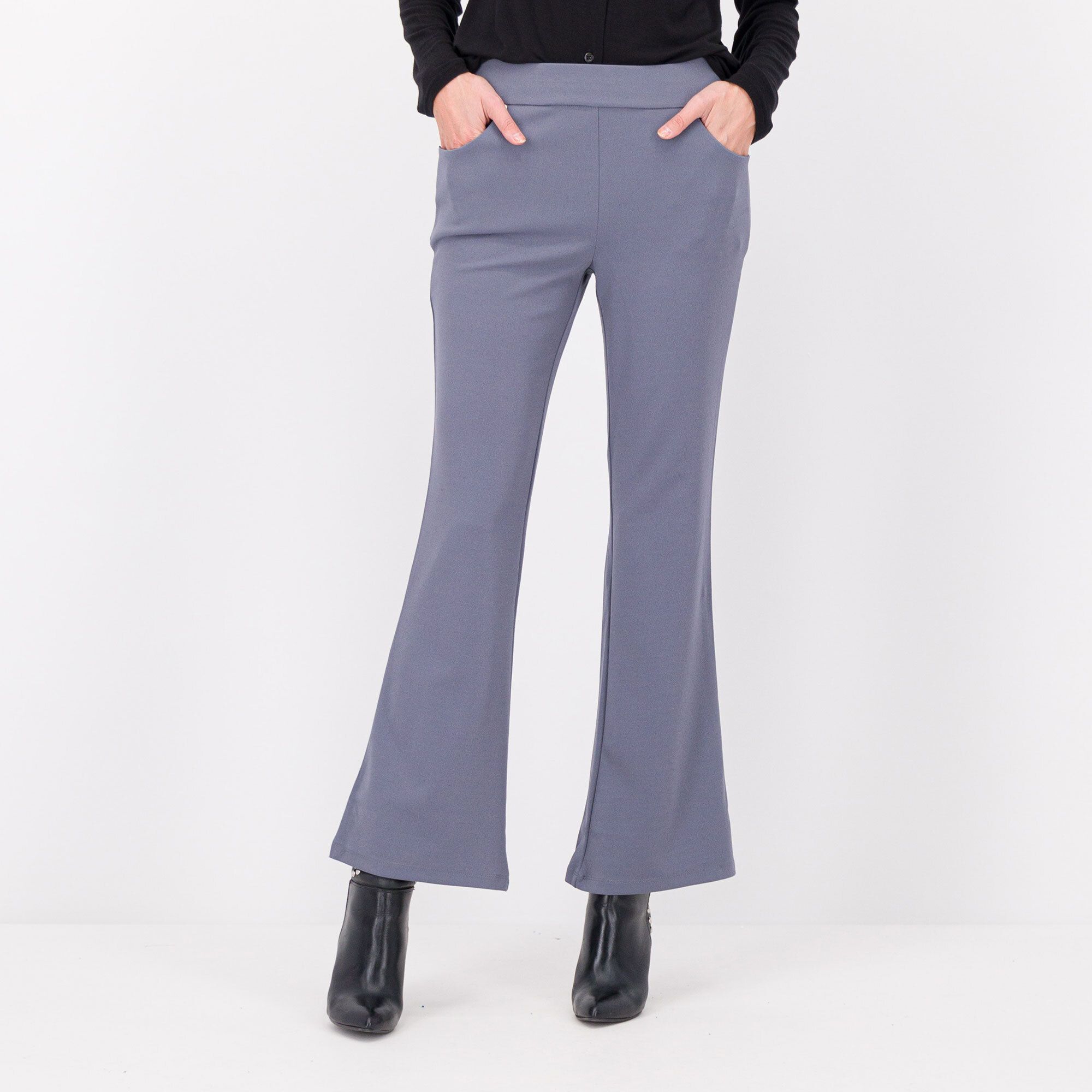Nina Leonard
Pantaloni bootcut in
crépe stretch anche
Petite