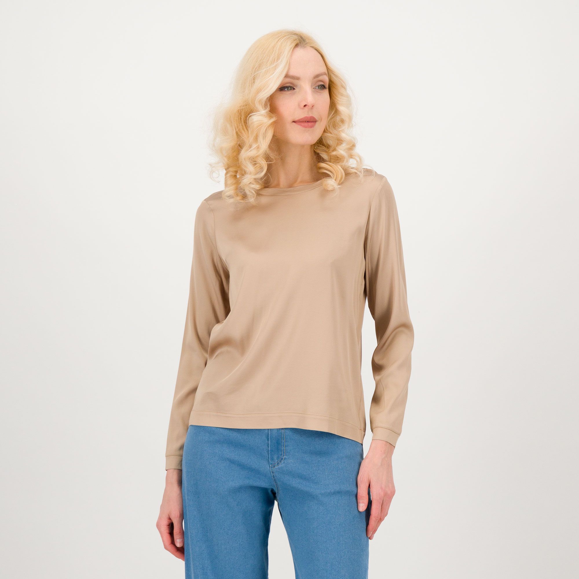 SottoMarino
Blusa in raso
di viscosa stretch
a maniche lunghe