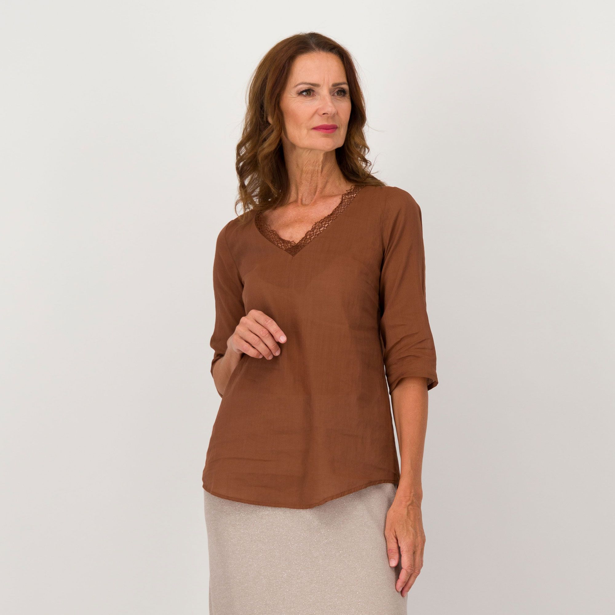 Caterina Lancini
Blusa in tessuto
ramiè di cotone
con pizzo