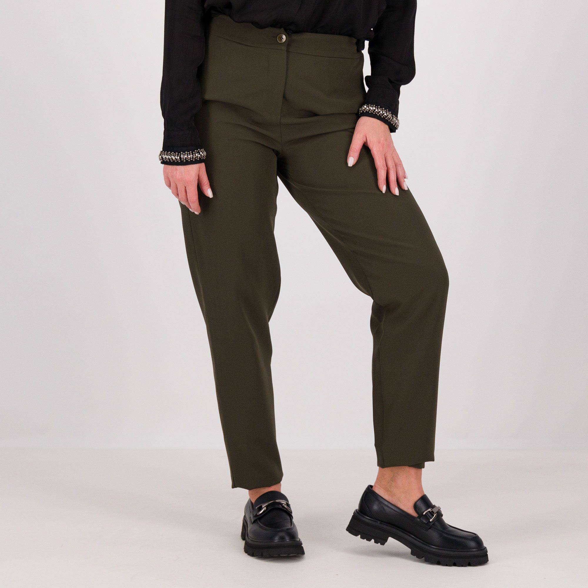 Enjoy
Pantaloni a sigaretta
in tessuto bi-stretch
con bottone e zip