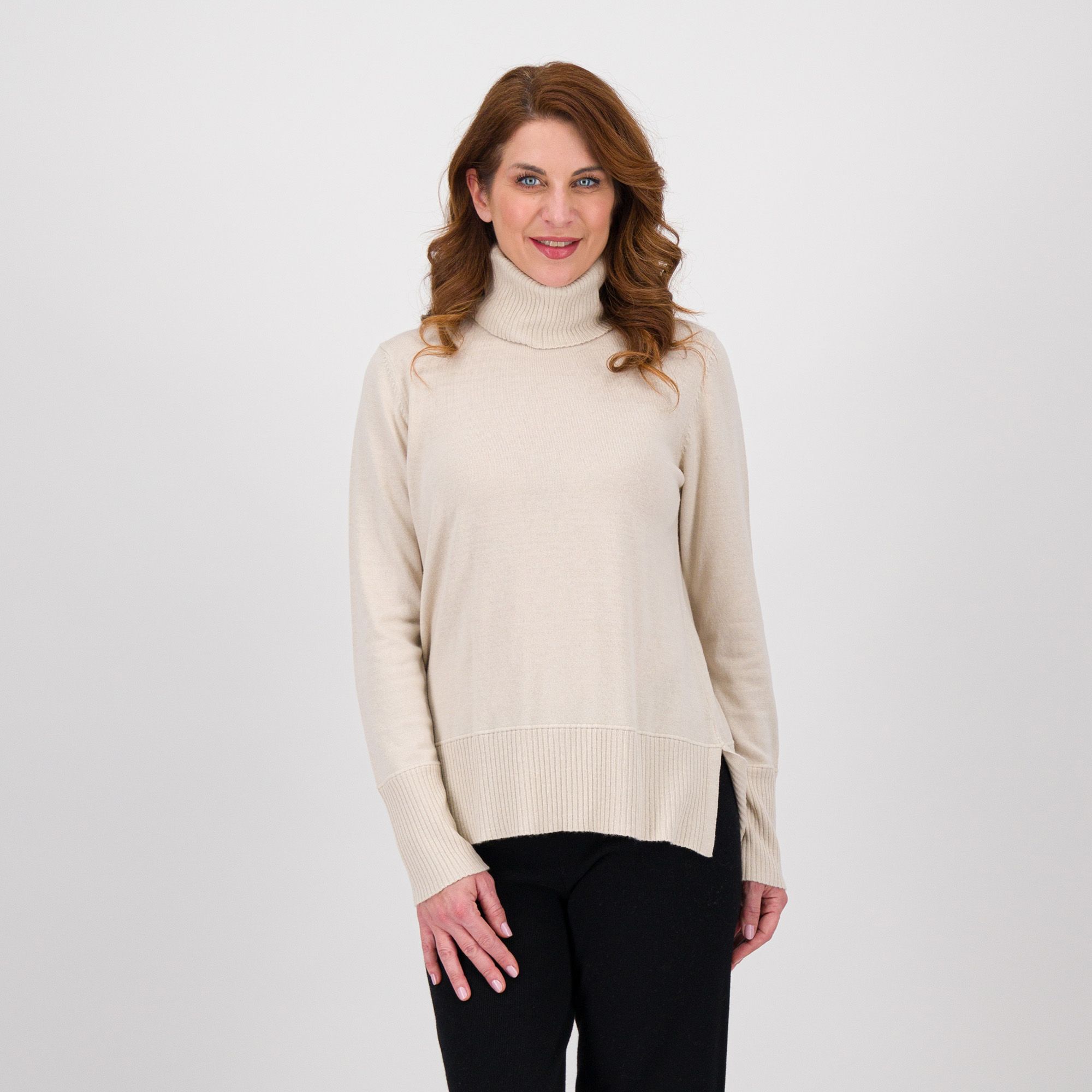 Hekla & Co
Maglia a collo alto
in filato con lana,
viscosa e cashmere