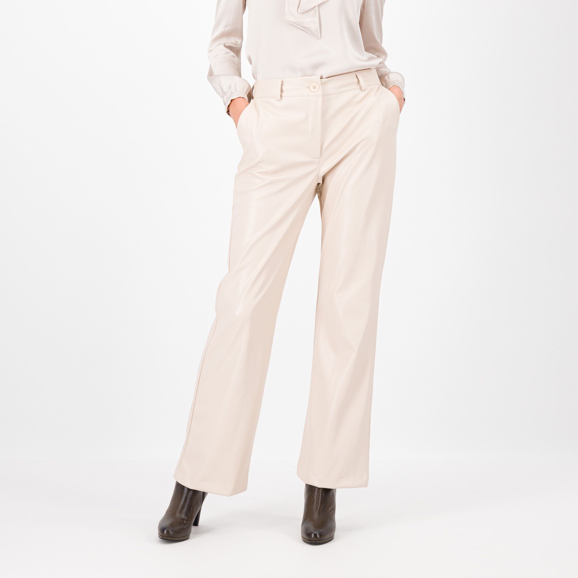 PALAZZO MODA
Pantaloni ampi in
tessuto spalmato